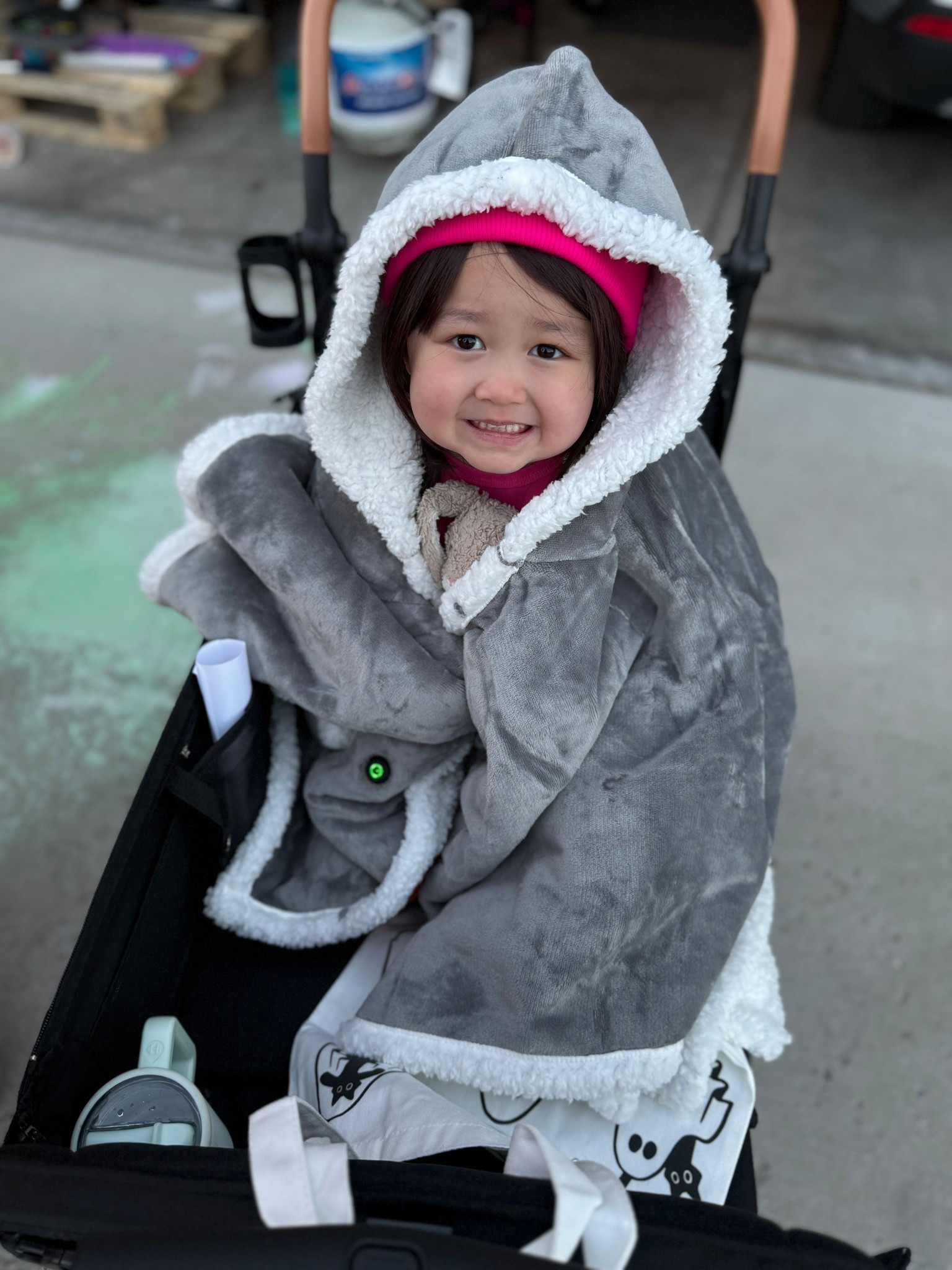 Cordless heated blanket with hood!
So soft, cozy and perfect for on the go  

#LTKHoliday #LTKFindsUnder100 #LTKSeasonal