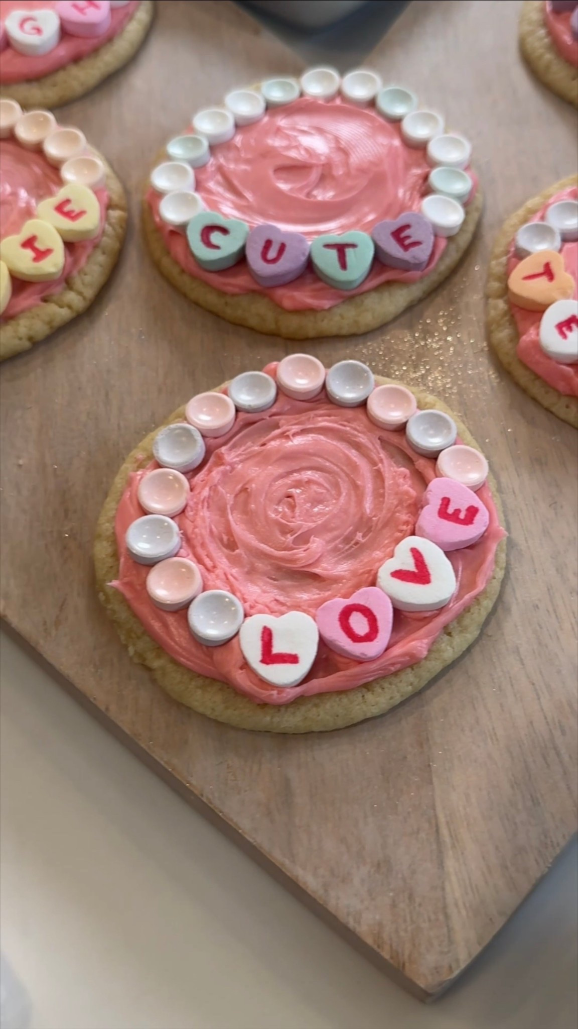 These friendship bracelet cookies are giving all the Valentine’s + Swiftie vibes 💕🍪 I used Smarties + conversation hearts to make edible “bracelets,” then added cute messages with food-safe markers for the sweetest customizable touch. Such a fun treat for Valentine’s Day, Galentine’s, classroom parties, or a baking moment with the kids!

Everything you need to recreate these is linked on my LTK ✨

#ValentinesDay #FriendshipBraceletCookies #ValentinesDayTreats #ValentinesCookies #SweetTreats #SwiftieInspired #BakingFun #KidsInTheKitchen #LTKFamily

#LTKValentine #LTKfoodie #LTKSeasonal