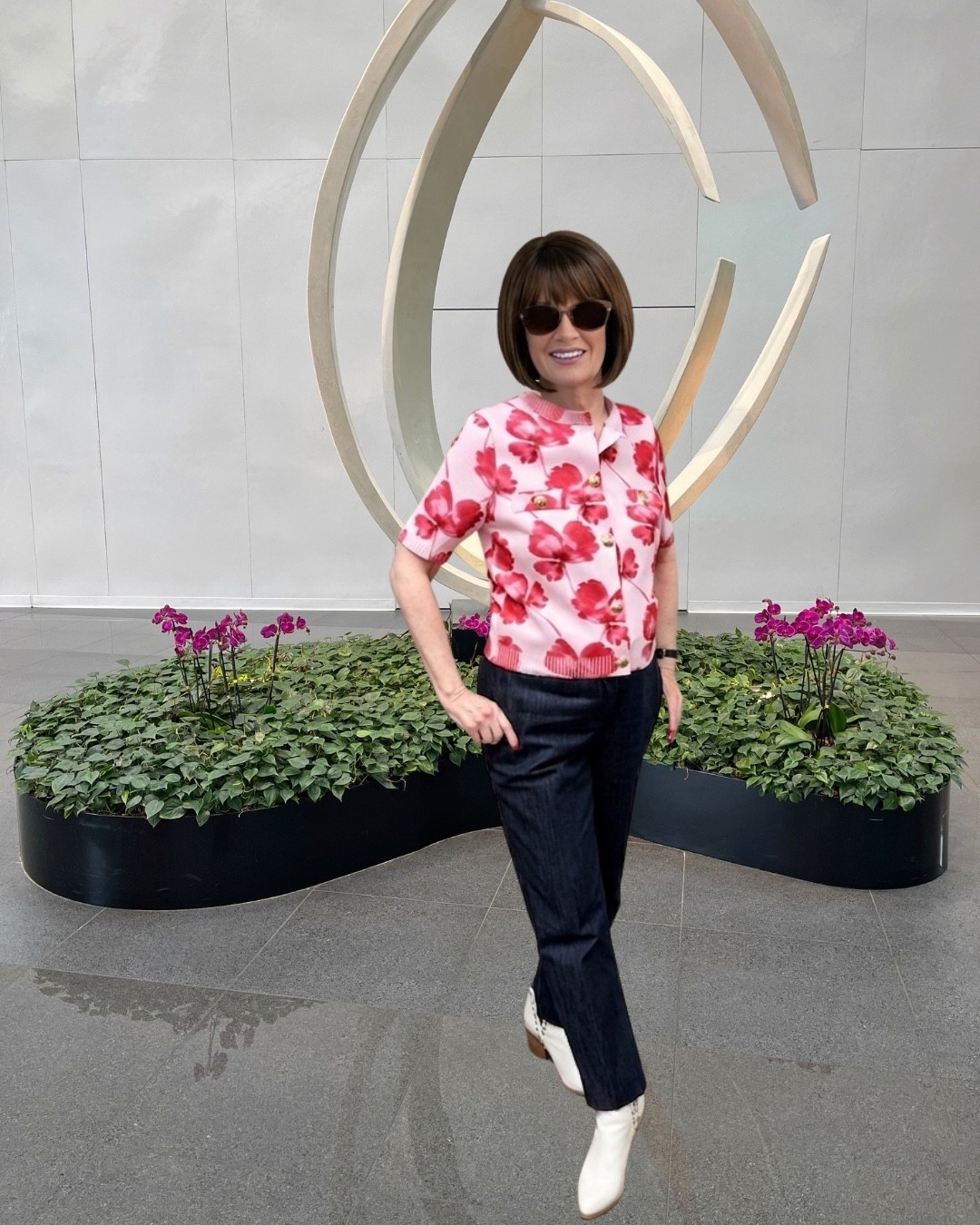 Love the chunky Gold buttons and the floral print on this ZARA Floral Cardigan 
Linked some of my favorite Jeans below

#LTKgrwm #LTKSaleAlert #LTKootd