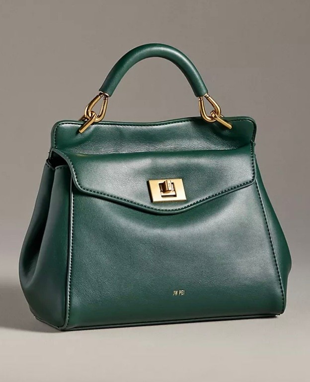 Chic green handbag with gold hardware #greenhandbag #purse #darkacademia 

#LTKItBag #LTKStyleTip #LTKautumn