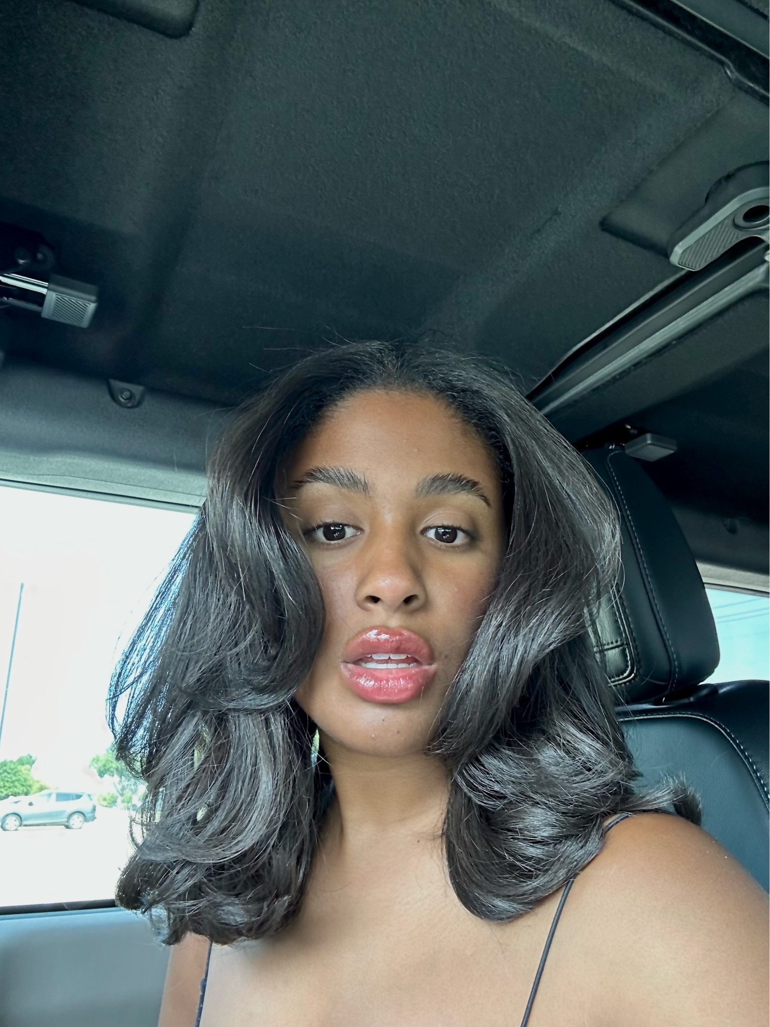 obsessed with the bouncy blow out look! 