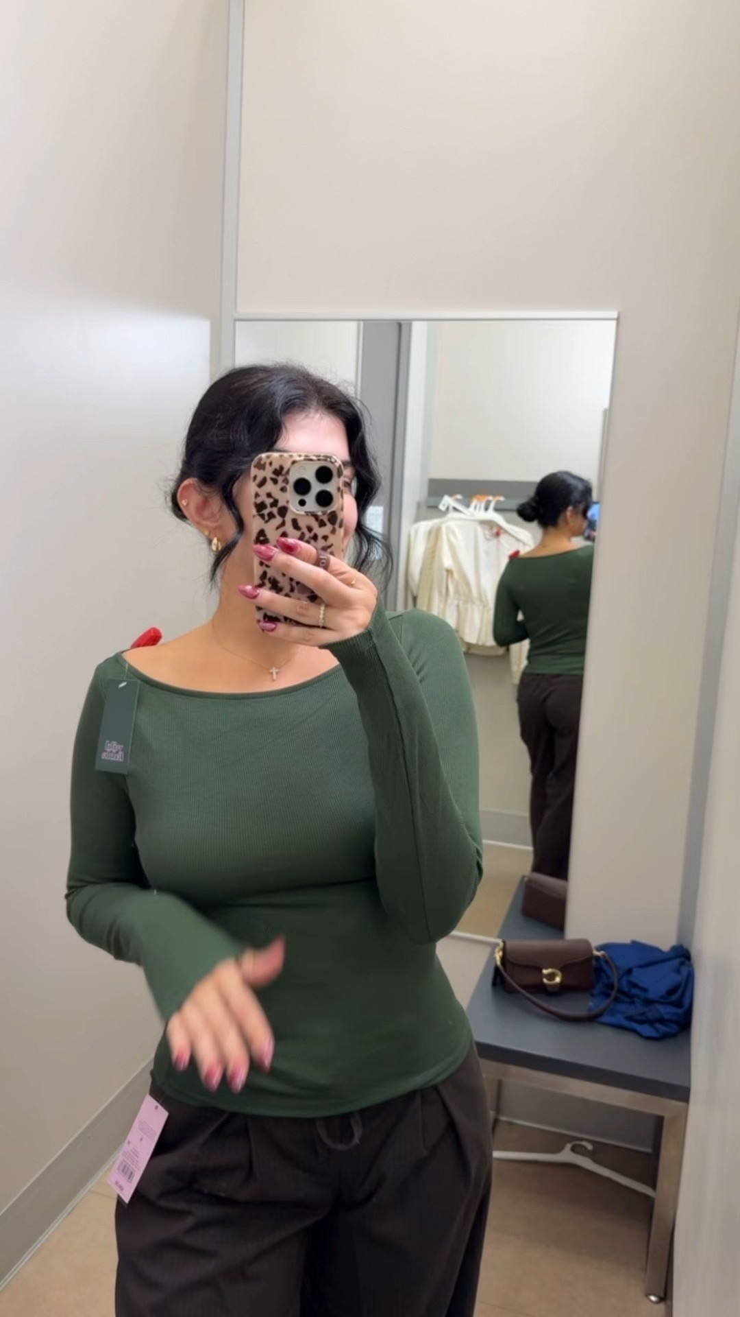 This long sleeve is so cute 🫶🏽🧸



#LTKMidsize #LTKFindsUnder50 #LTKSeasonal