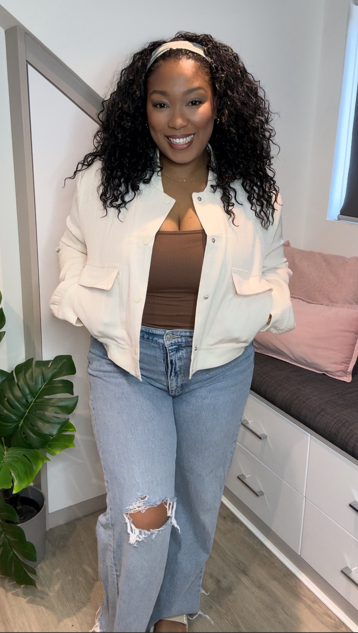 Spring outfit 



Bomber jacket, light wash jeans, light denim, spring outfits, Amazon fashion, size 12, size 14

#LTKSeasonal #LTKmidsize #LTKplussize
