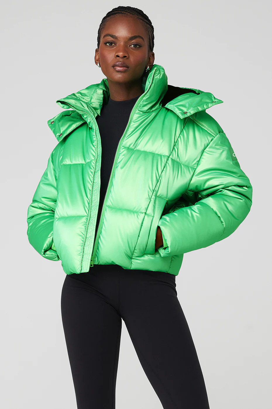 Alo YogaÂ® | Pearlized Pristine Puffer Jacket in Green Glow/Black, Size: Medium | Alo Yoga (US)