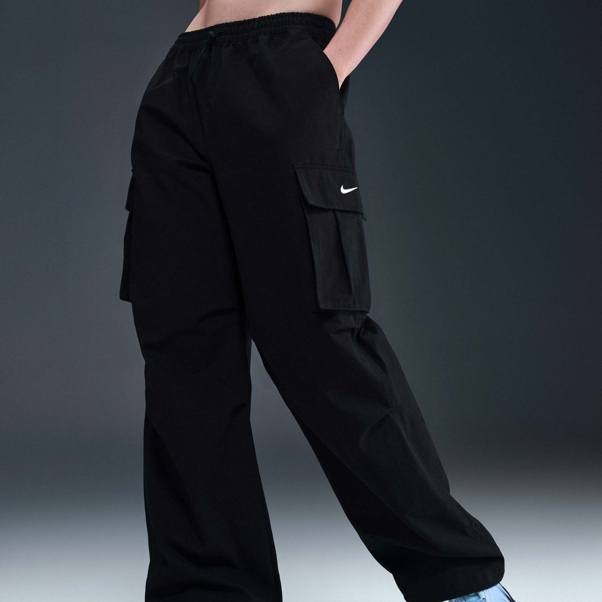 Nike Women's Sportswear Mid-Rise Oversized Woven Cargo Pants, Small, Black | DICK'S Sporting Goods