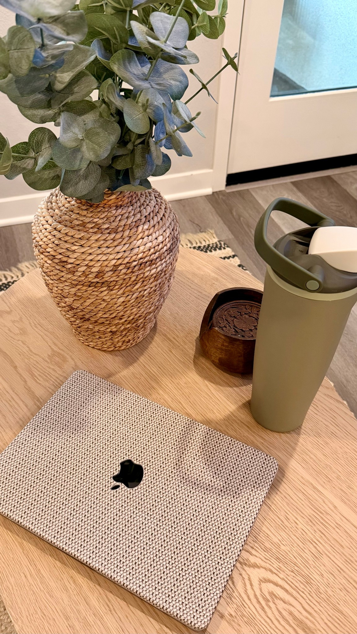 work bag essentials, but make it cute ✨
this laptop case has been living in my bag lately — sleek, protective, and actually chic. linked my everyday desk + on-the-go staples 🤍

#LTKWorkwear #LTKFindsUnder50 #LTKActive