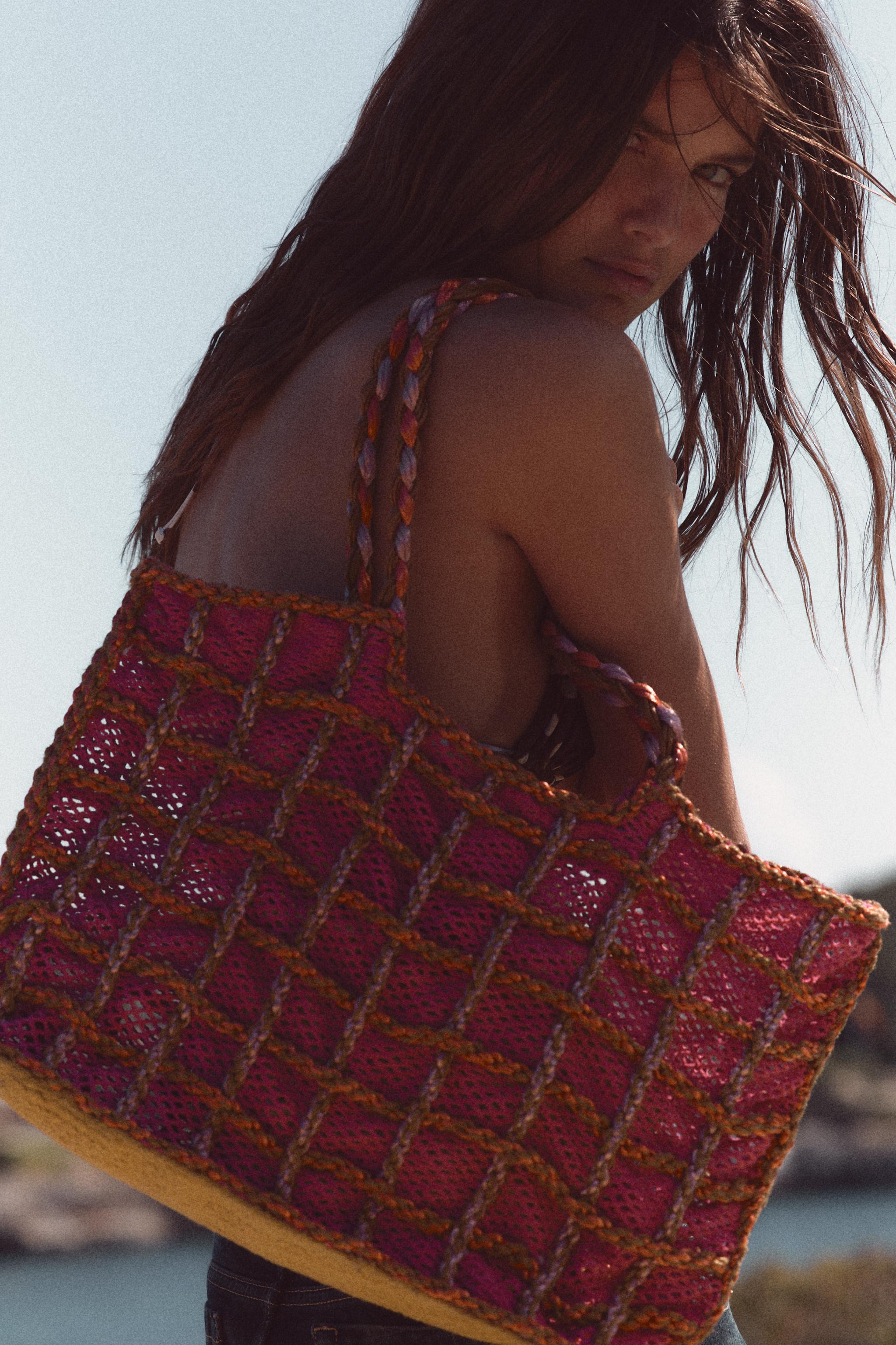 Combination maxi bag made from a blend of cotton and 10% jute. Shoulder straps.Height x Length x ... | Zara US