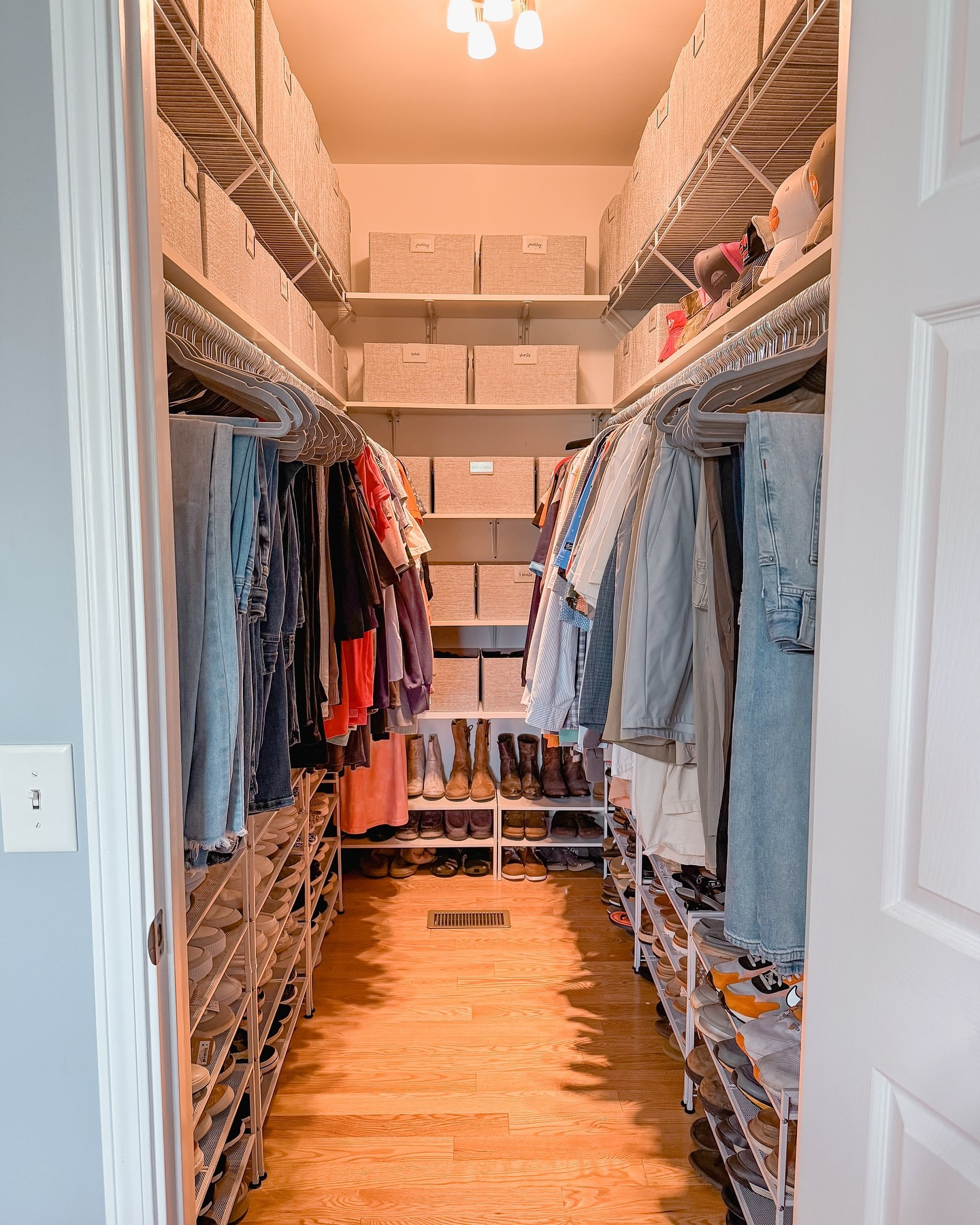 Have you been staring at your closet thinking ‘there’s just no way to make this work’? I hear you!

We bring creative solutions you might never consider - like adding more shelves or rethinking your hanging vs. folding strategy. The magic happens when someone sees potential where you see problems!

Ready for your closet breakthrough? Click the link in bio to get started! ✨

#sortandsimplifyorganizing #closetorganization #nashvilleorganizer #smallspacesolutions #nashvillemoms #nashvillesmallbusiness #professionalorganizer