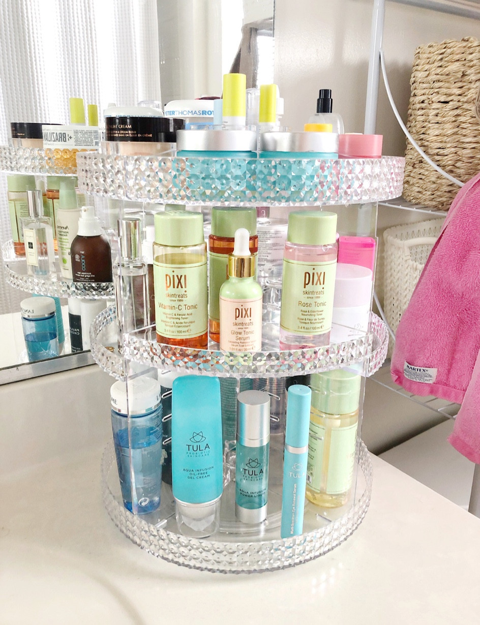 This rotating beauty organizer is adjustable to fit all your products perfectly and makes a perfect beauty gift! Clears up so much counter space

#LTKhome #LTKHoliday #LTKbeauty