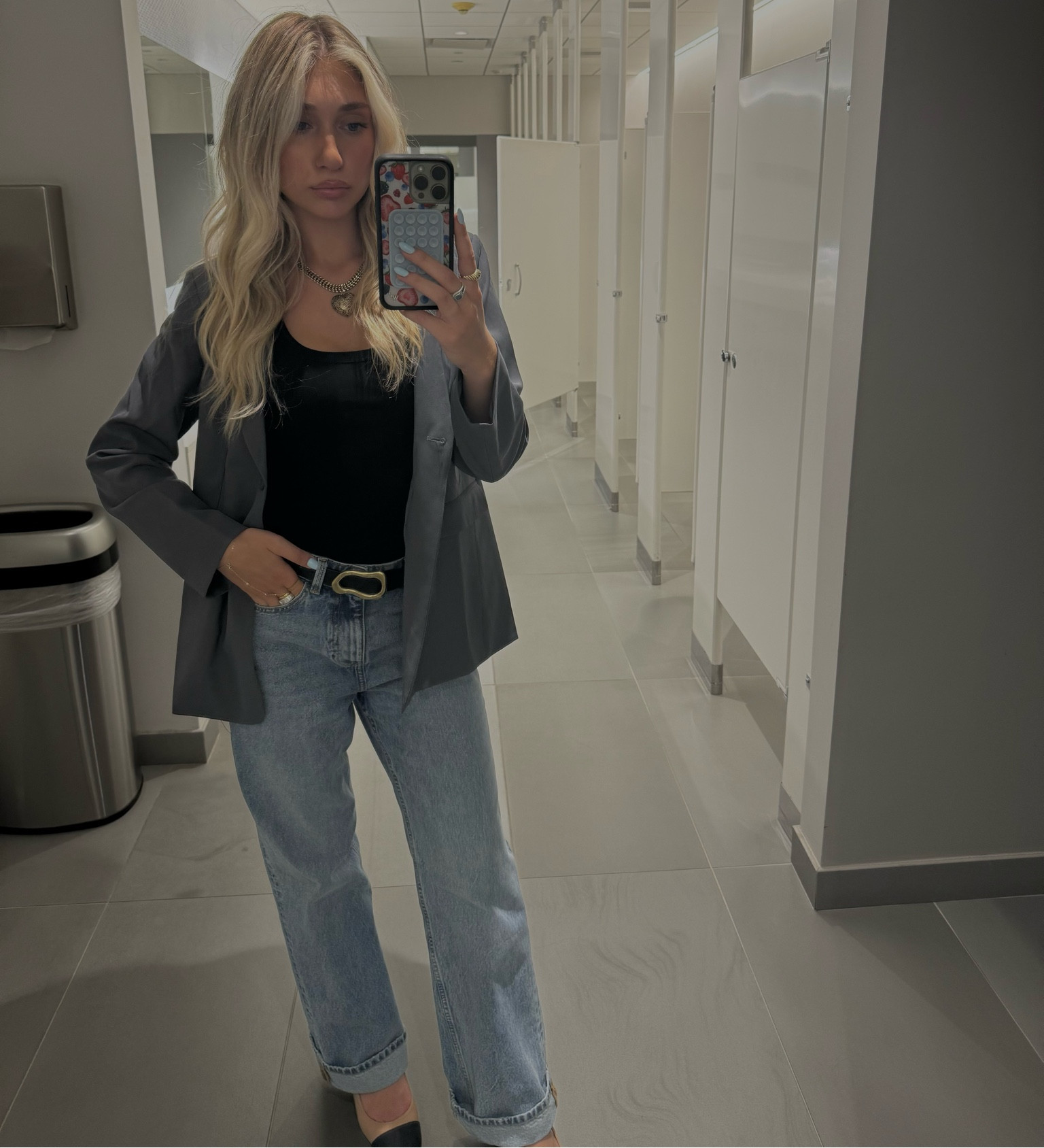 OUTFIT DETAILS

sizing:
blazer / US 6 
jeans & tank from zara could not link :(

#LTKstyletip