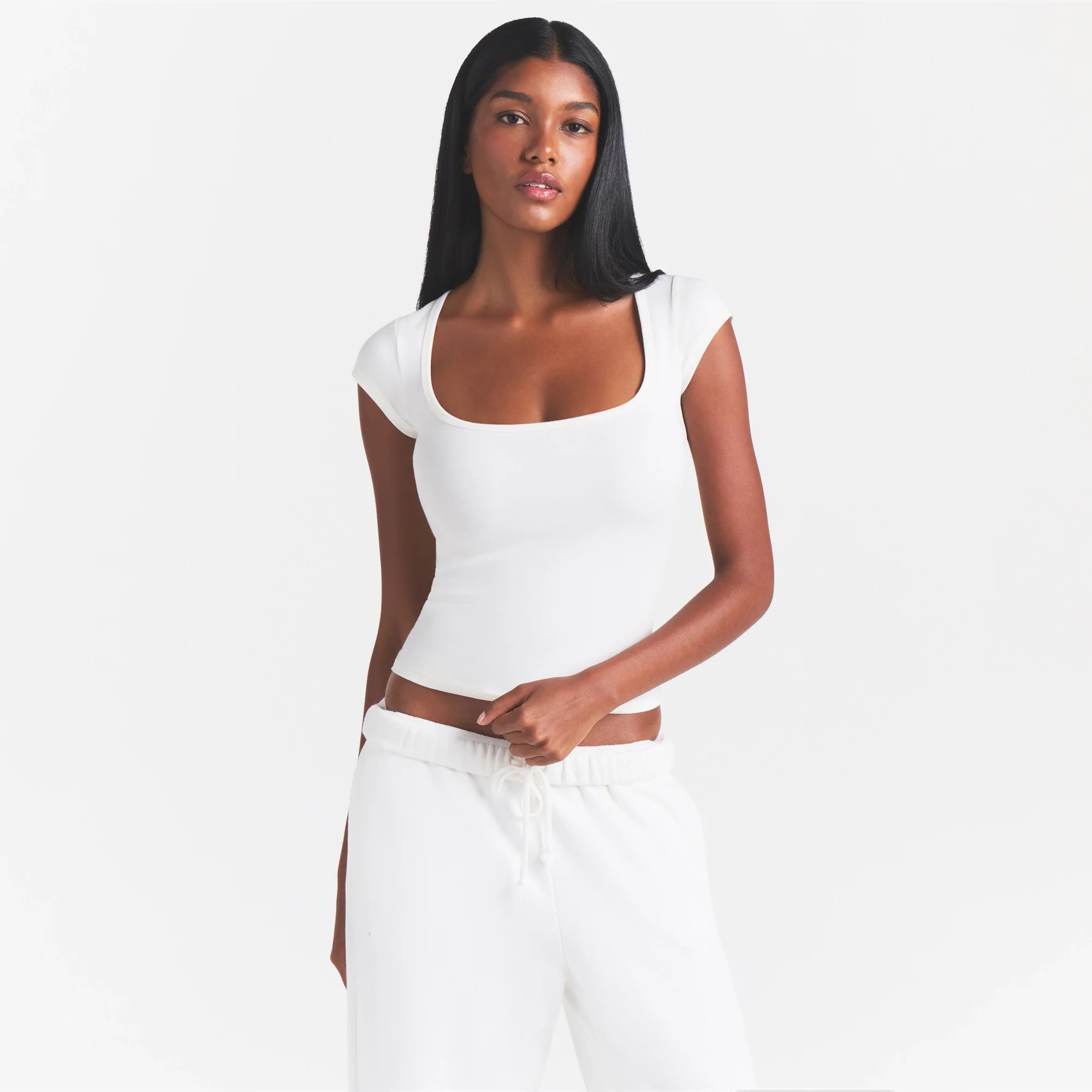 SKIMS Scoop Neck T-Shirt | White | 4XL | Cotton Jersey | SKIMS (US)