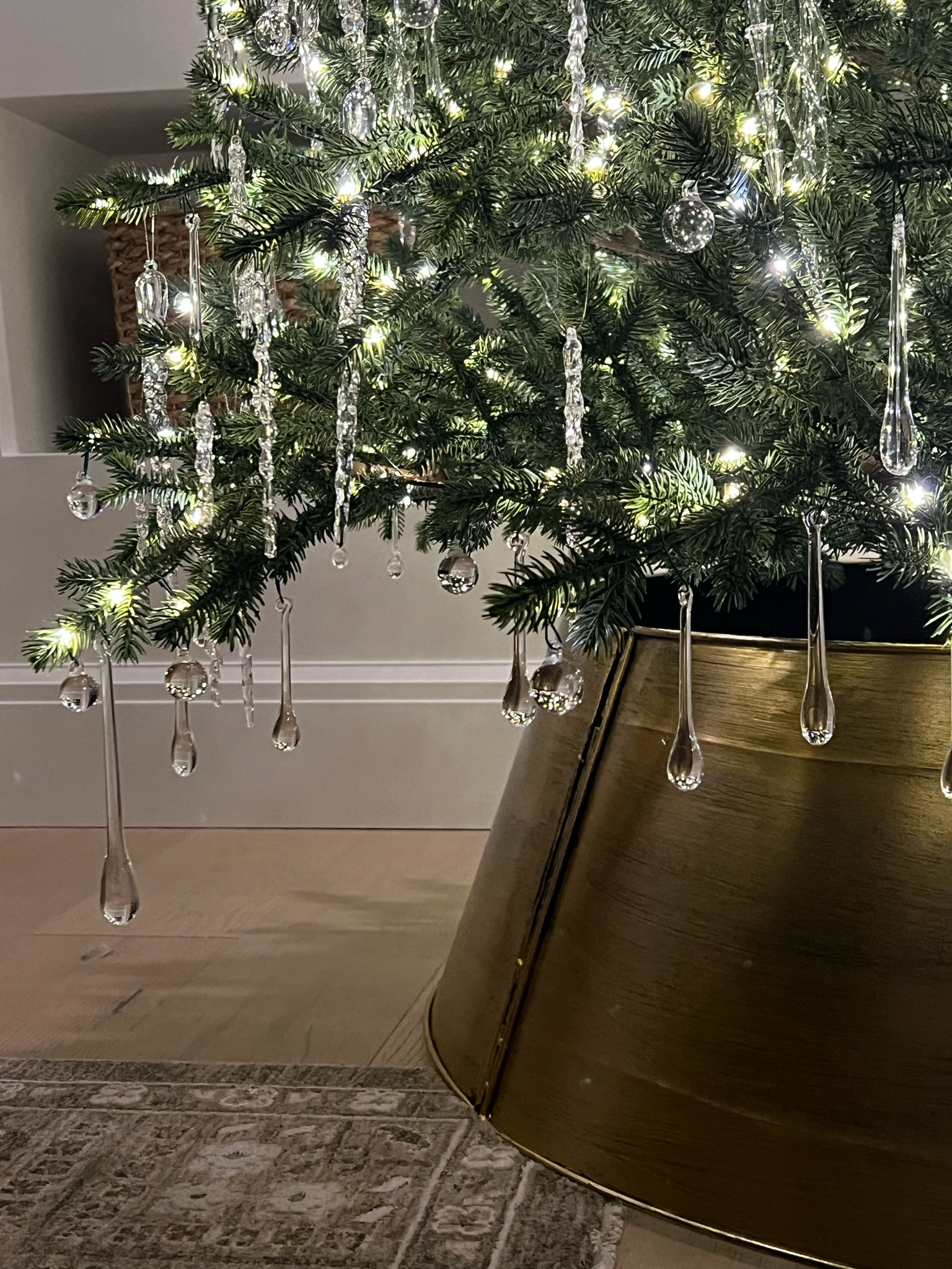 Water drip ornaments 🎄

#LTKHoliday #LTKHome #LTKSeasonal