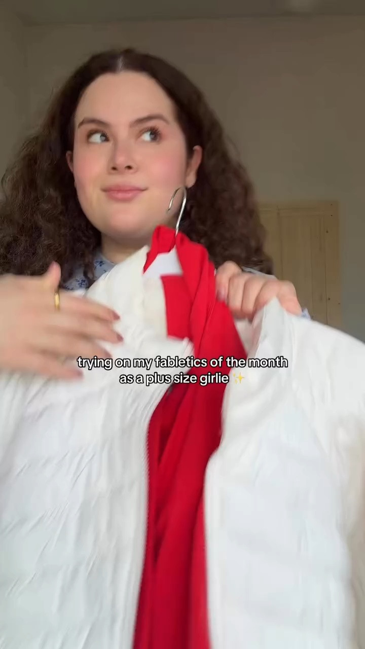 feeling like an olympian in this jacket ngl 🥇🇺🇸 #fableticspartner @fabletics #plussize #inclusivefashion #fabletics plussizefitness