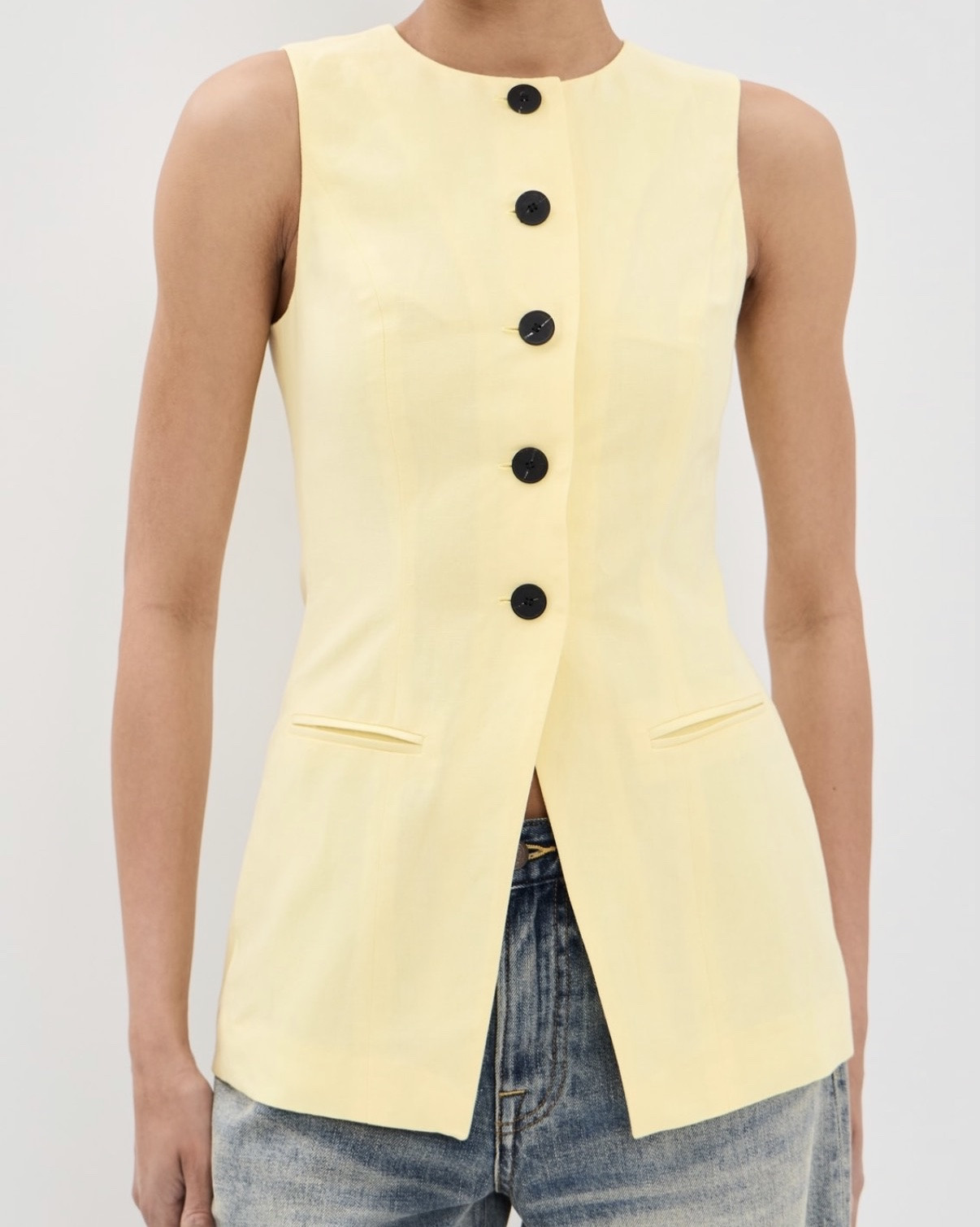 Cute top
Date night outfit 
Summer top
