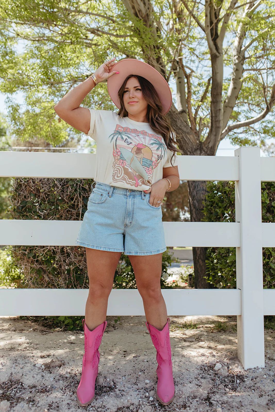 THE COASTAL COWGIRL TEE IN IVORY | Pink Desert