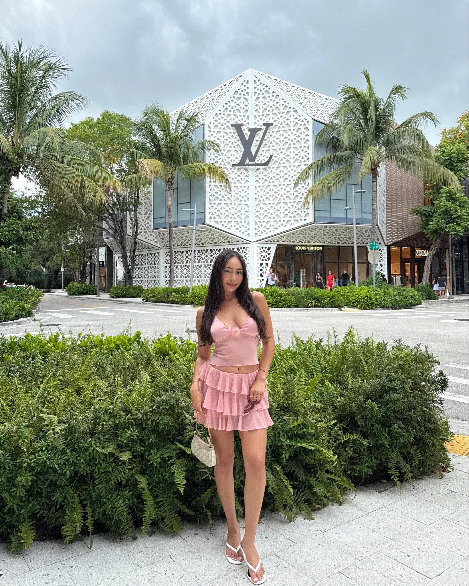 🩷🍧🌴🌞

#miami #designdistrict #pinterestphoto #pinteresting #pinterestvibes