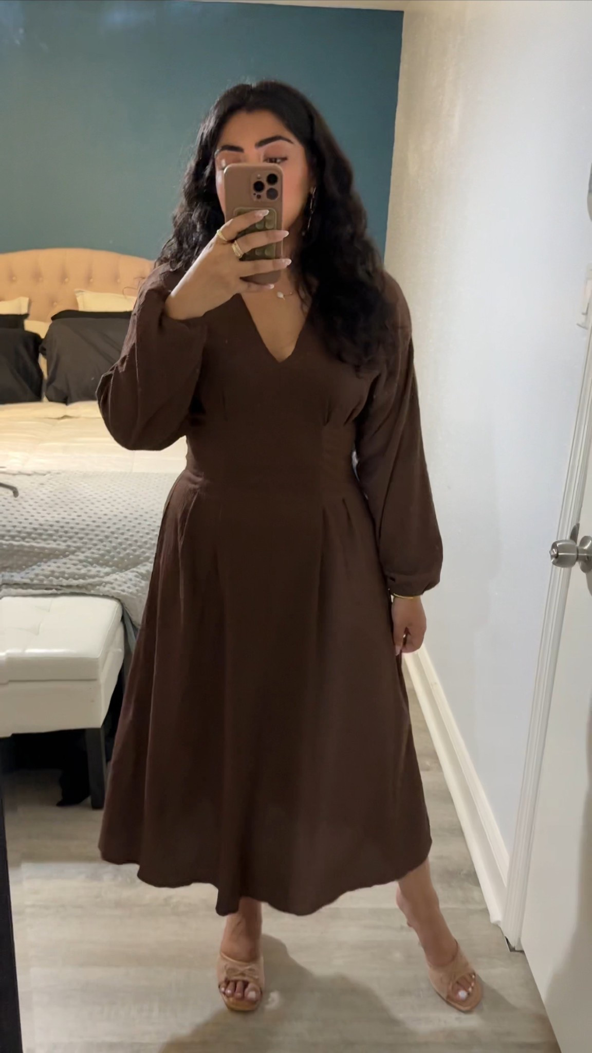 Brown midi dresses that emphasize the waist 🤌🏽 

#LTKFindsUnder50 #LTKMidsize #LTKStyleTip