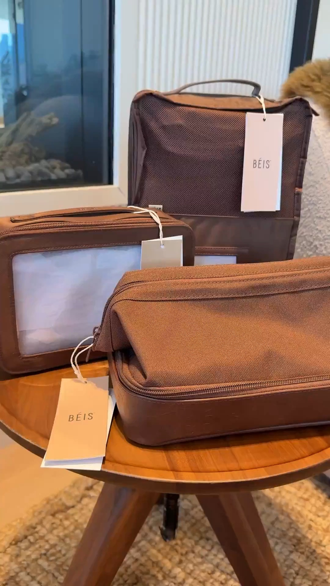 Obsessed with these for travel tbh 🤎✈️

They keep everything organized without taking up extra space… and make packing feel way less chaotic

Such a staple if you travel even a little.

#travelessentials #packingtips #beis #travelorganized #carryonessentials #travelmusthaves #organizedlife #travelaesthetic #packwithme #travelgear


#LTKvlog #LTKSeasonal #LTKTravel