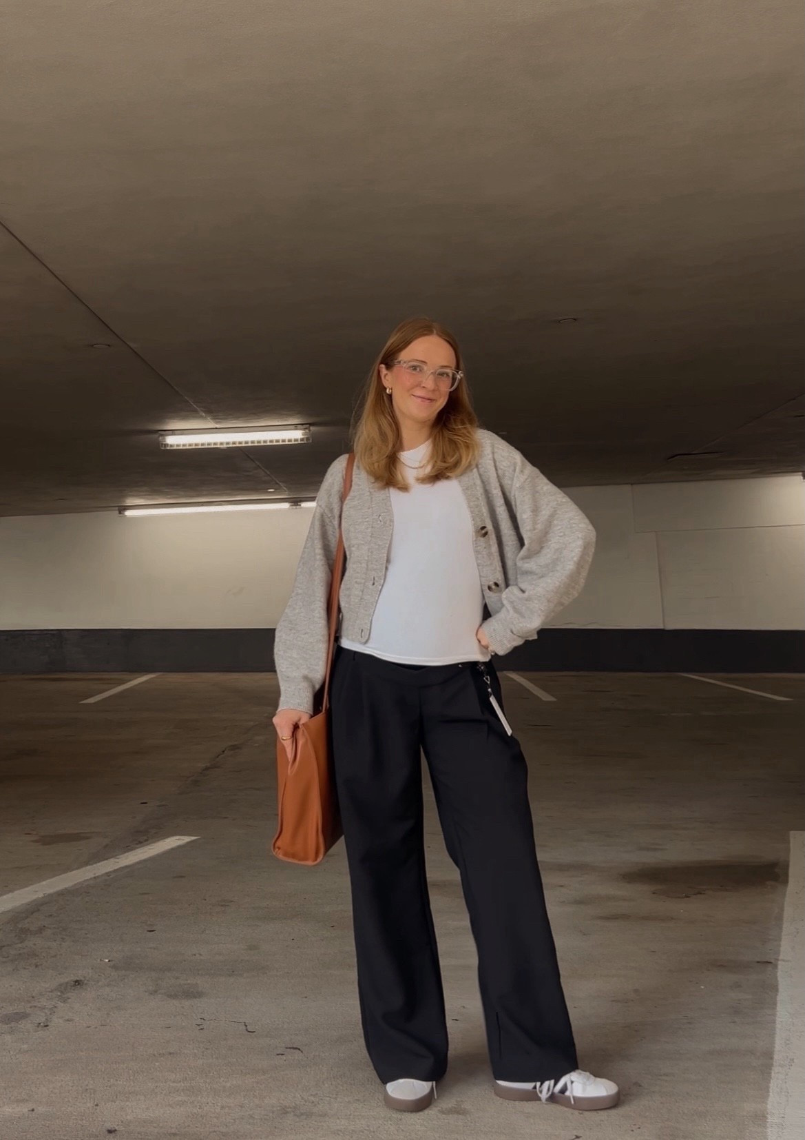 Office outfit idea!

Workwear, pregnant, second trimester, 9 to 5, business casual 