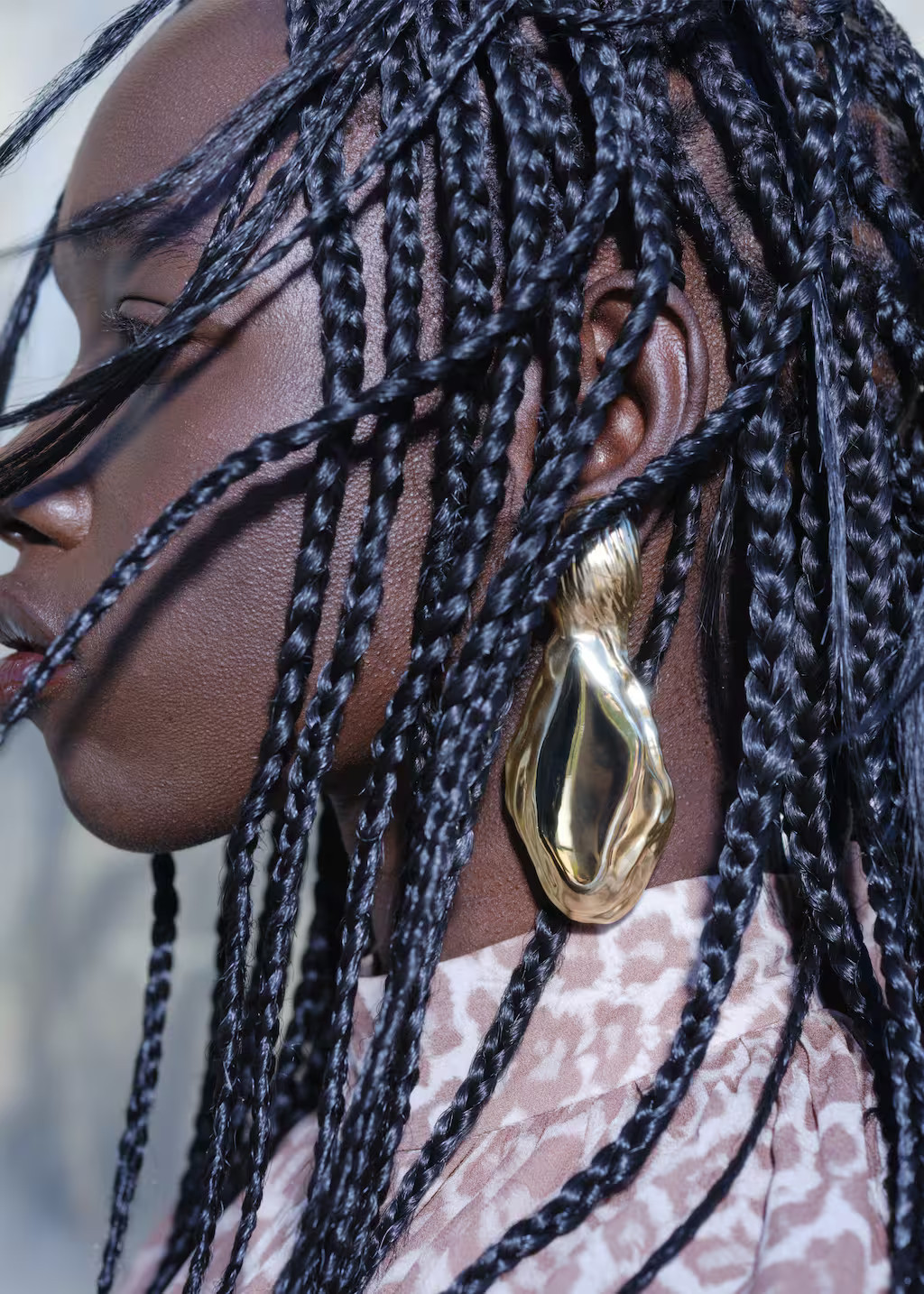 Sculptural Clip Earrings - Gold - & Other Stories GB | & Other Stories UK