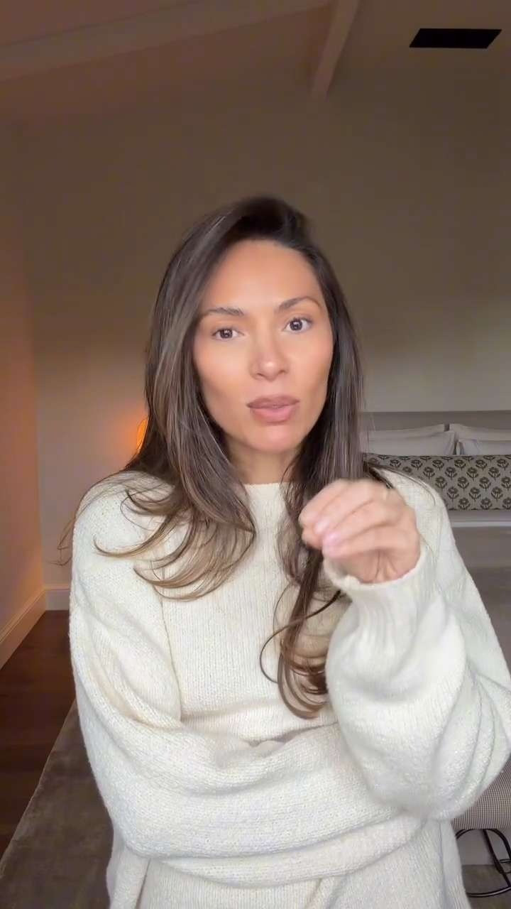 Your two-step routine to soft, dewy skin is here. 🫧

Cleanse with Summer Fridays Pink Dew Gel Cleanser 🫧 pH-balanced with coconut-based surfactants that foam without stripping. Skin feels soft and refreshed, never tight.

Moisturize with Cloud Dew Gel Cream Moisturizer 🫧 hydration with hyaluronic acid, coconut water and ceramides for a plump, dewy finish. Now gentler and travel-friendly.

Two steps to soft, glowy, healthy-looking skin. Both are non-comedogenic. Cloud Dew has the National Eczema Association Seal of Acceptance™. 

 