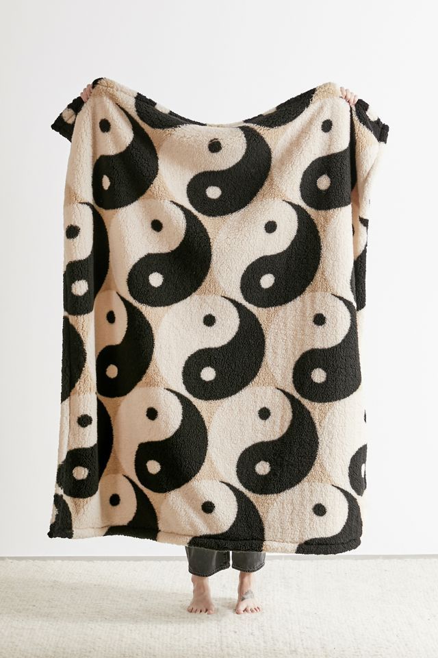 Olivia Yin Yang Print Sherpa Throw Blanket | Urban Outfitters (US and RoW)