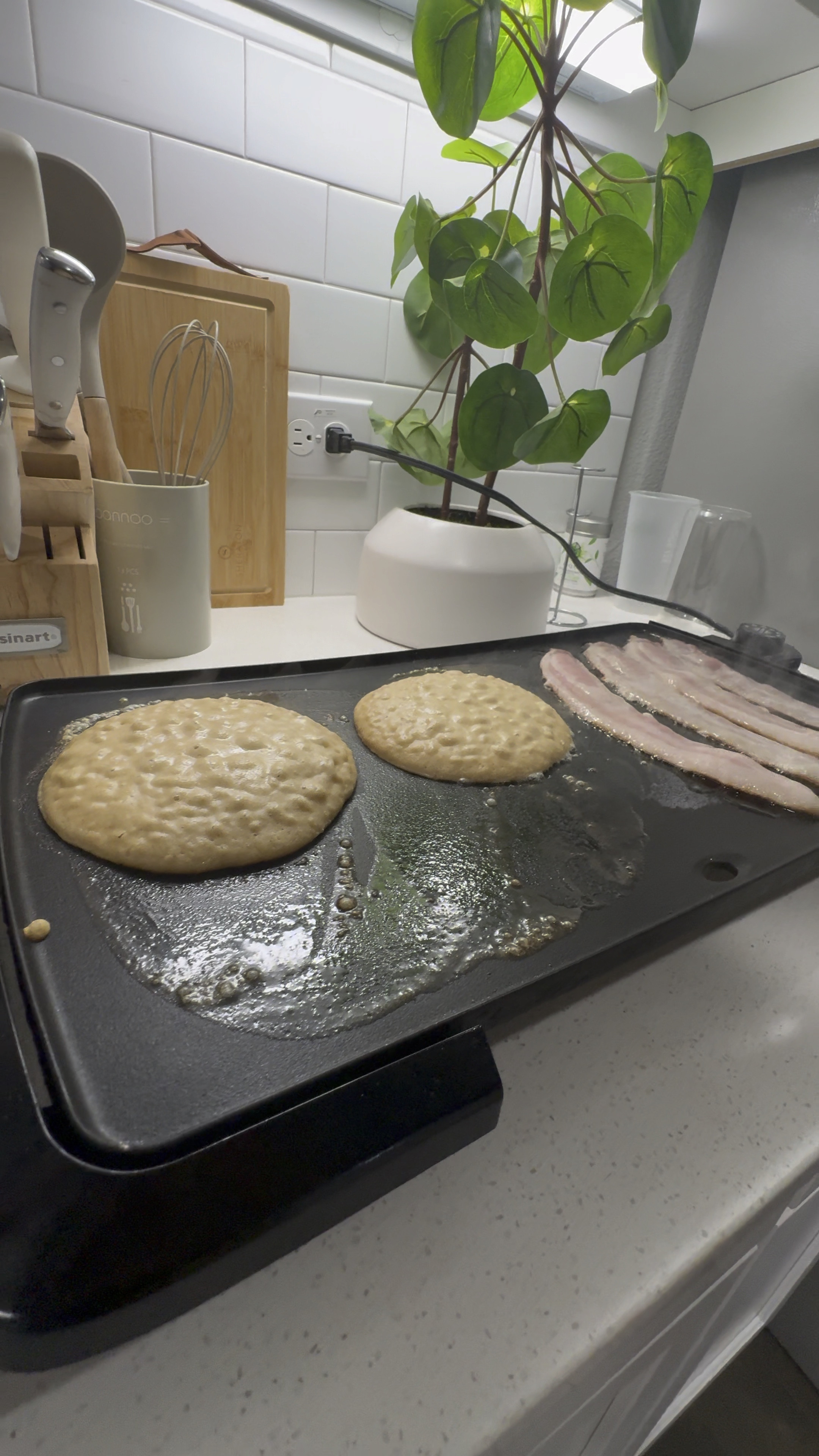 More food, less dishes. A win is a win. 

Griddle, family food, walmart find, kitchen appliances, family essentials 

#LTKxWalmart #LTKFamily #LTKVideo