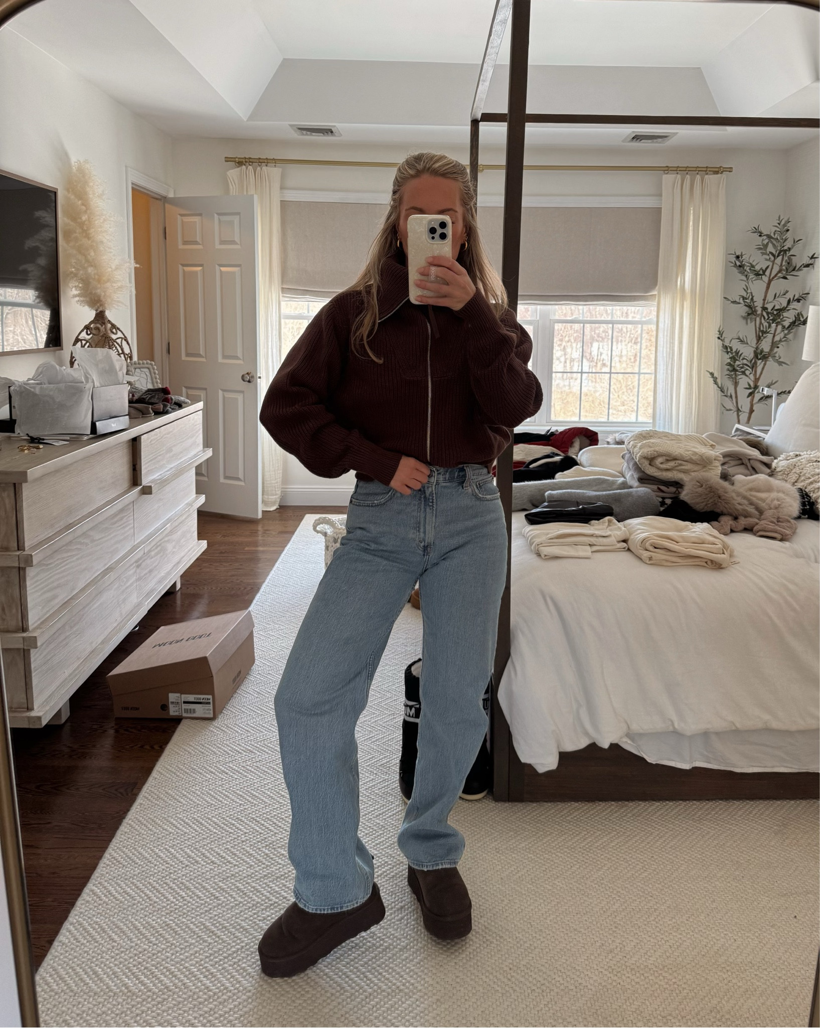 Ski trip fits ⛷️❄️ 

Wearing a 27 in jeans

Varley sweater, ski trip, Colorado trip, Colorado vacation, spring break trip, skiiing, snow trip, Abercrombie jeans, Ugg boots 

#LTKStyleTip #LTKTravel #LTKShoeCrush