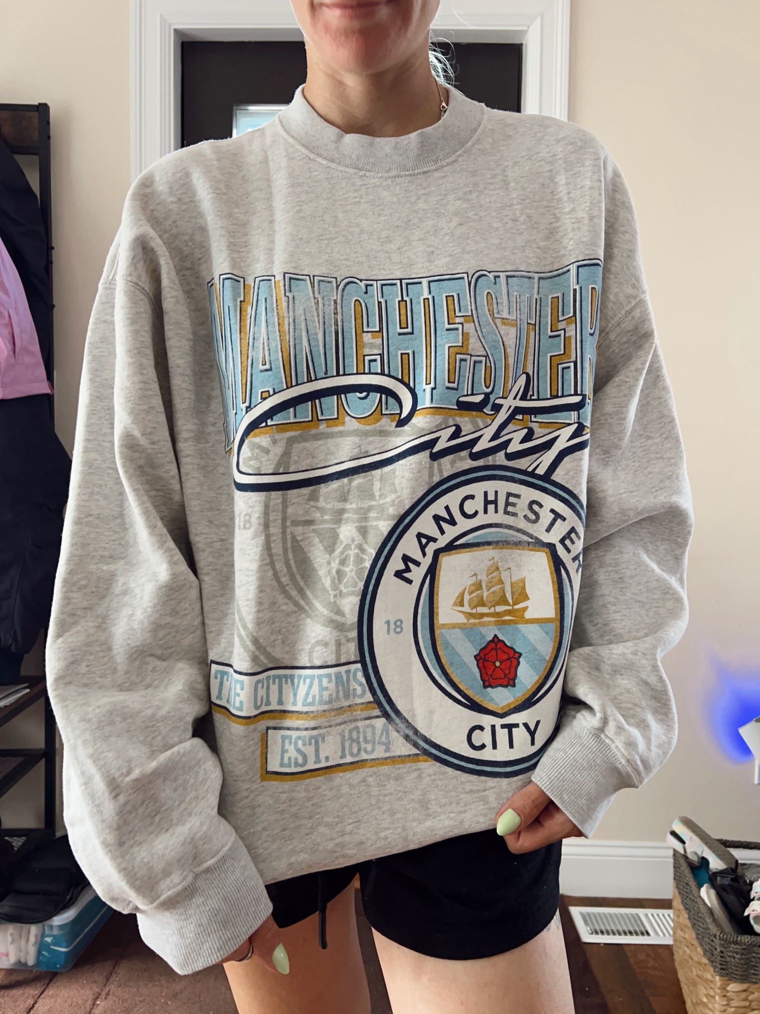 As a new soccer fan… I needed to support the team. I am obsessed with this sweatshirt now 😍

#LTKSeasonal #LTKActive #LTKSaleAlert