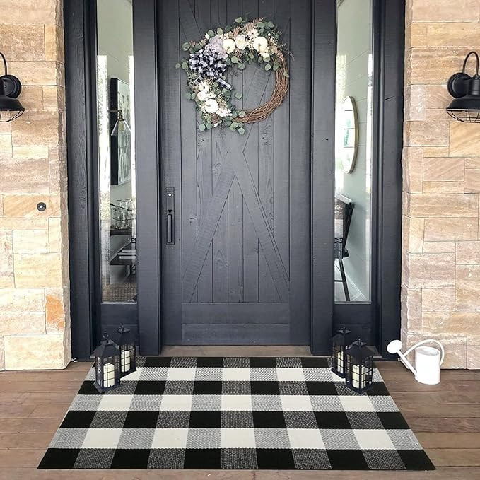 CAINANEL Buffalo Plaid Outdoor Rug 27.5'' x 43'' Black and White Check Rug Front Porch Rug Machin... | Amazon (US)