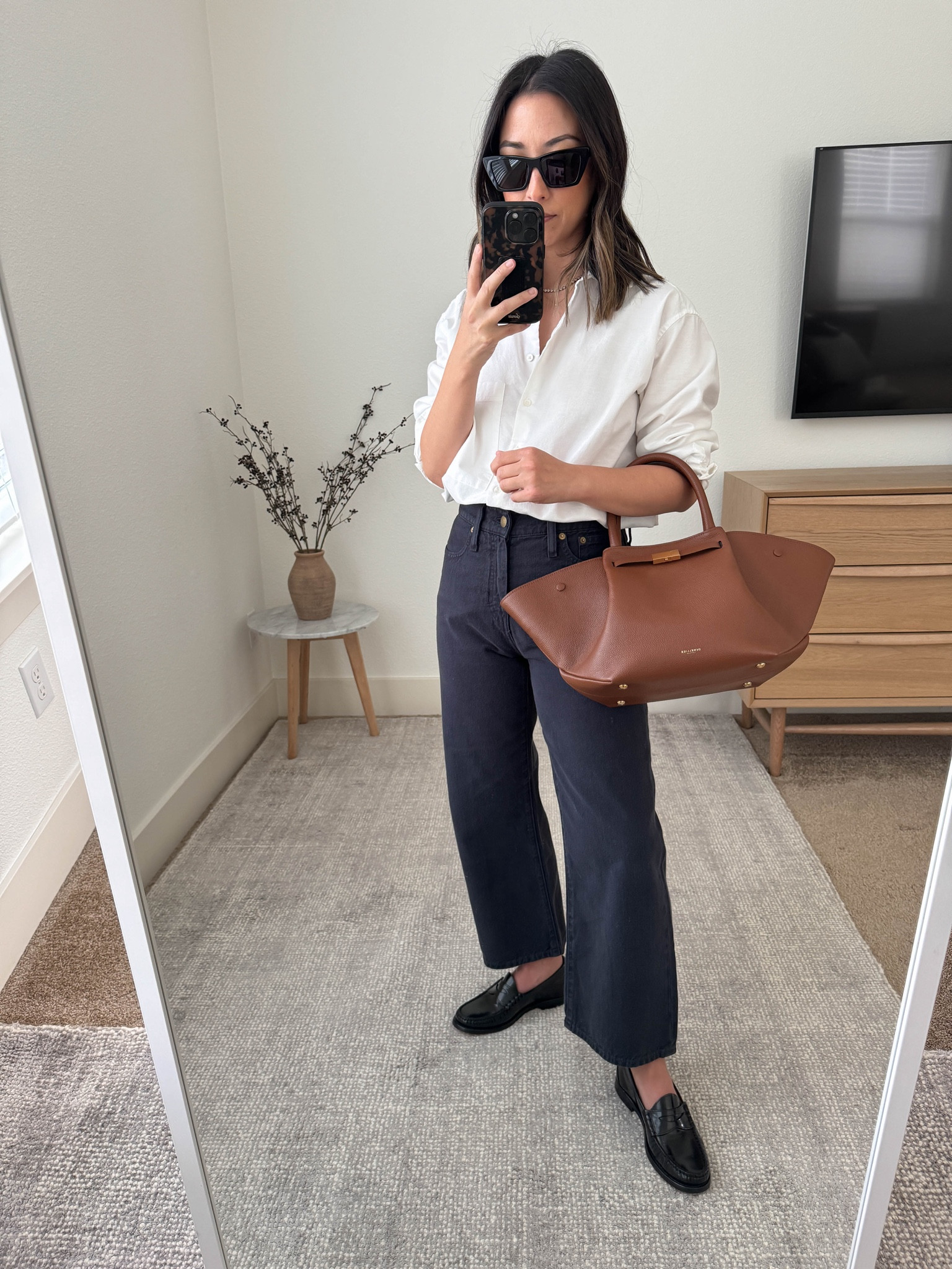 2023 Fall Capsule Wardrobe outfits. 

AYR shirt xs
J.crew jeans petite 24. Runs small
J.crew loafer 5
YSL sunglasses 
DeMellier tote midi


#LTKshoecrush #LTKSeasonal #LTKstyletip