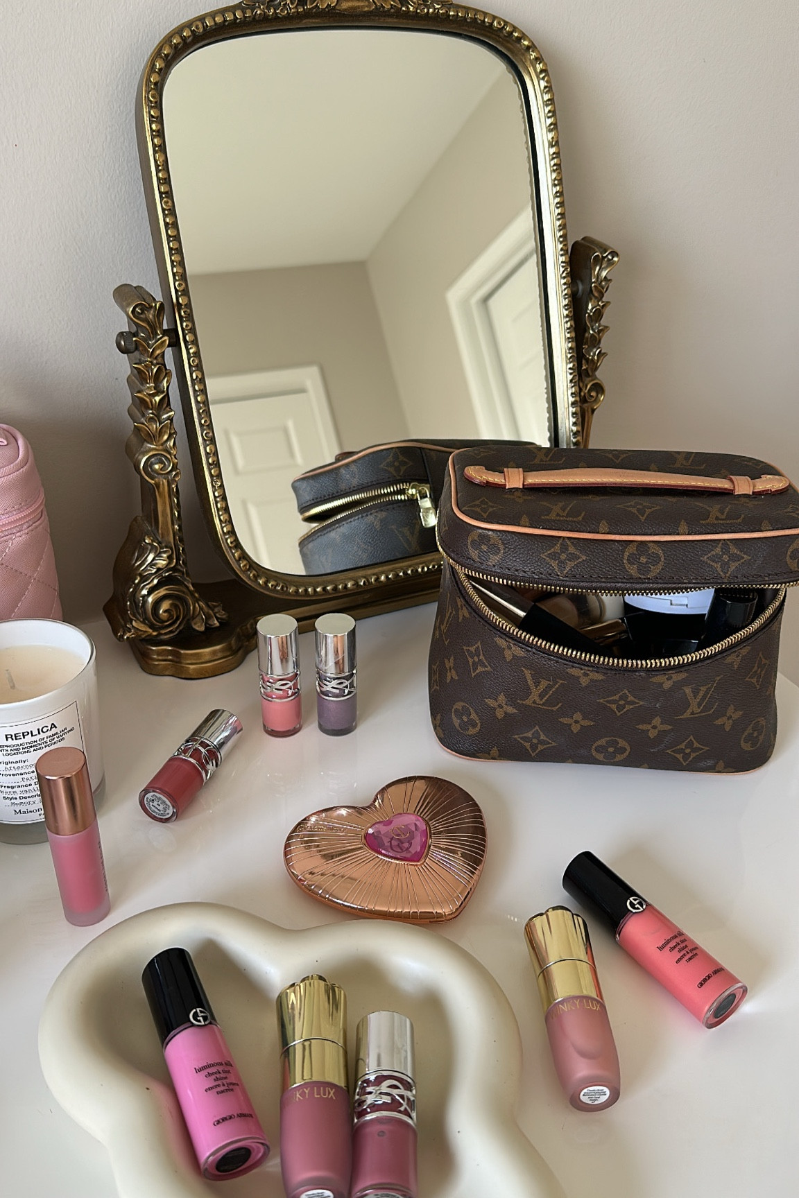 Spring makeup - blush and lip gloss favorites 🩷 

#LTKFindsUnder100 #LTKBeauty #LTKSeasonal