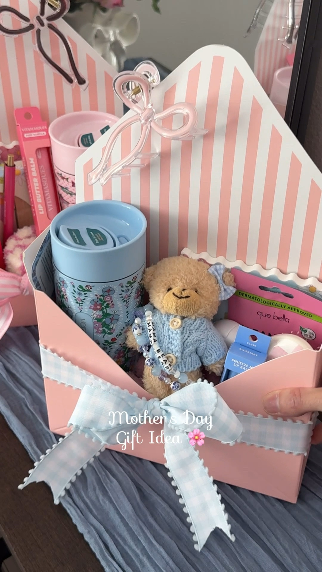 A CUTE & easy go-to gift idea for Mom🌸
These envelope boxes always make such a cute little gift. I use them for so many different occasions — perfect for Mother’s Day 🎀
I filled them with the CUTEST tumblers, notebooks, chocolate and self care items. 
Wrapped with a bow, these are always a hit. I mean how cuter?! (I secretly want to keep one for me 😊)
You can make these for just about anyone and they never disappoint. 



#LTKMothersDay