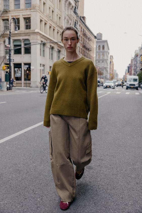 PLAIN KNIT V-NECK JUMPER | Zara US