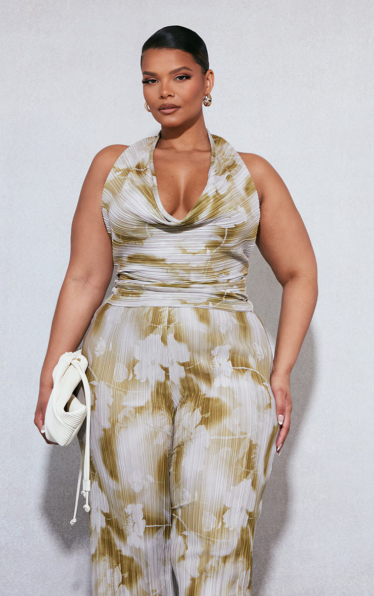 Plus Brown Ombre Floral Plisse Scoop Neck Top | PrettyLittleThing US