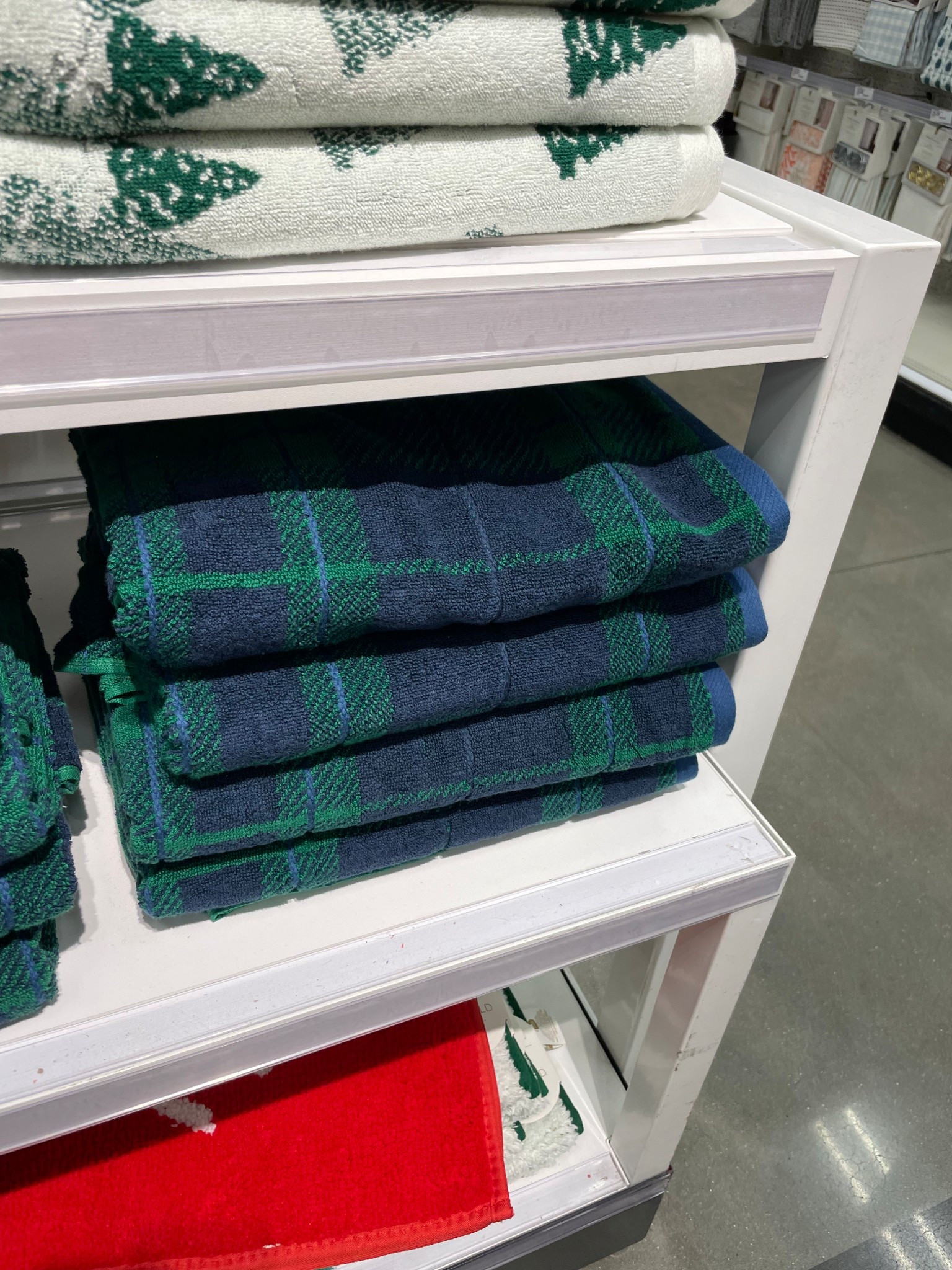 Blackwatch plaid / tartan bath towels from Target for the holiday. A fun way to add Christmas decor to your home!

#LTKHoliday