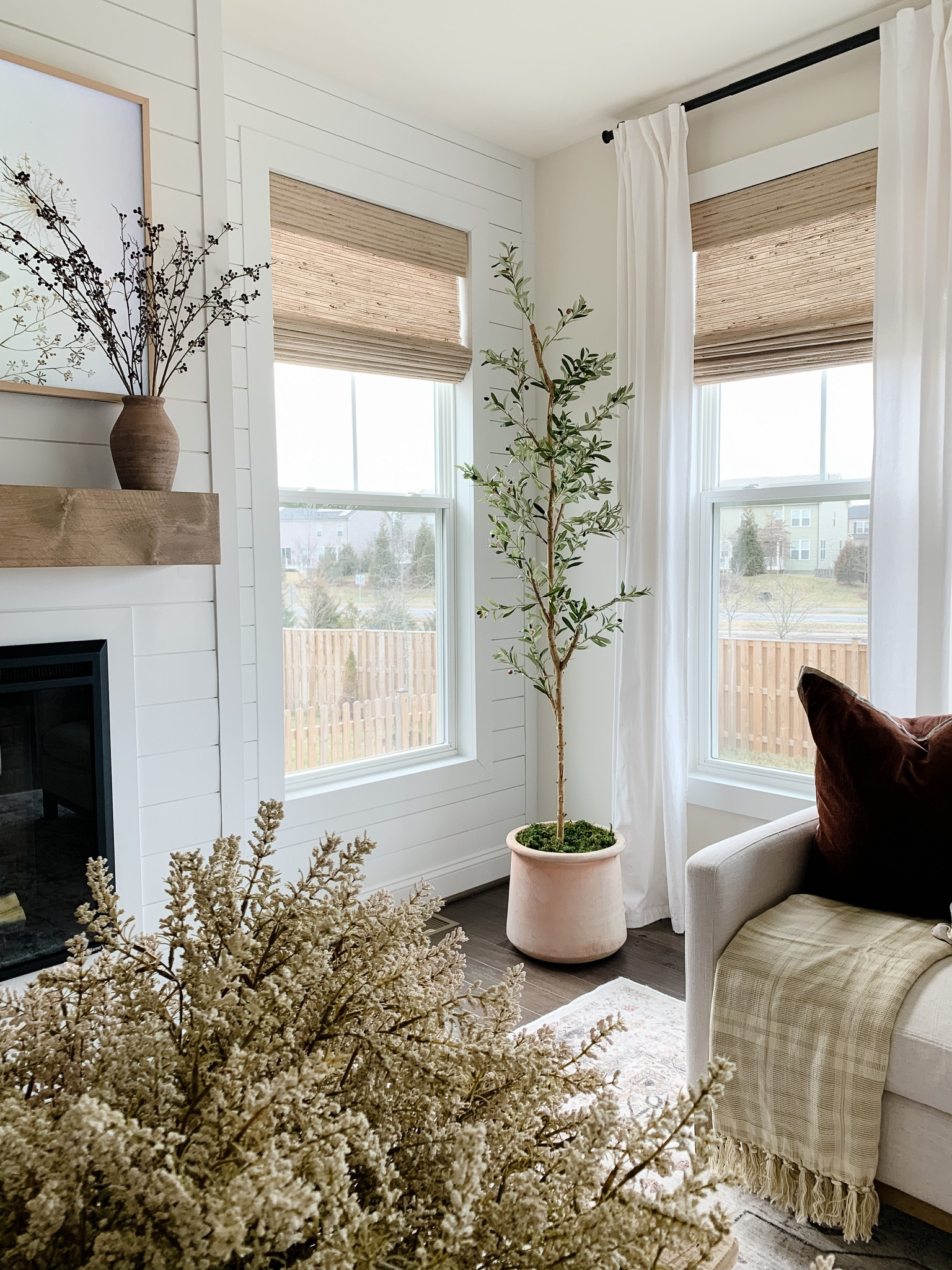 Loving my olive tree from Amazon! 🤎

#LTKSeasonal #LTKhome #LTKFind