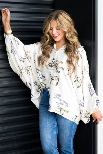 On The Run Top - Ivory | The Willow Tree