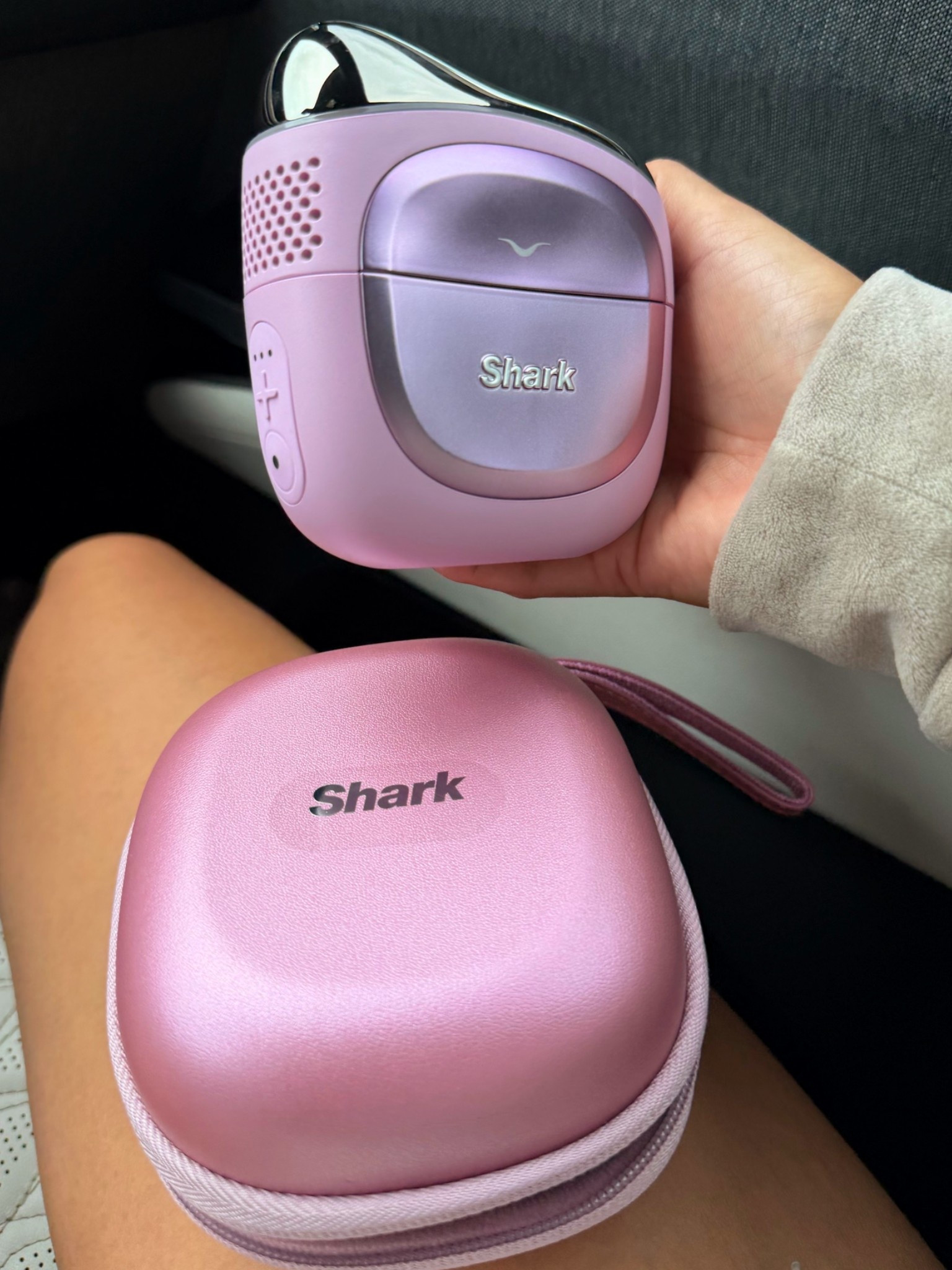 And finally got to use my new Shark DEPUFFI from #LTKCon @ltk & SO OBSESSED! Instaheat 🔥 & instachill 🧊 for scultping & boosting circulating! So great for cooling under eyes & looking more awake + lymphatic drainage 💦🫶🏼

#LTKBeauty #LTKdayinmylife #LTKselfcare