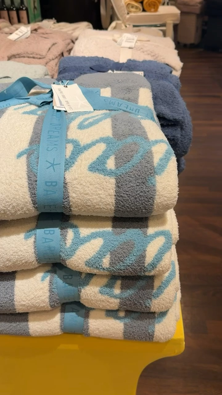 NSALE26 HOME! Y’all know I love Barefoot Dreams!! My favorite throw blankets. Added a new one to my collection!

Nordstrom sale, NSALE, Nordstrom sale finds, Nordstrom finds, Nordstrom sale, Anniversary sale, Nordstrom jeans, Nordstrom tops, Sunglasses, Travel outfit, Emily Ann Gemma #LTKStyleTip

#LTKHome #LTKSaleAlert #LTKmomlife