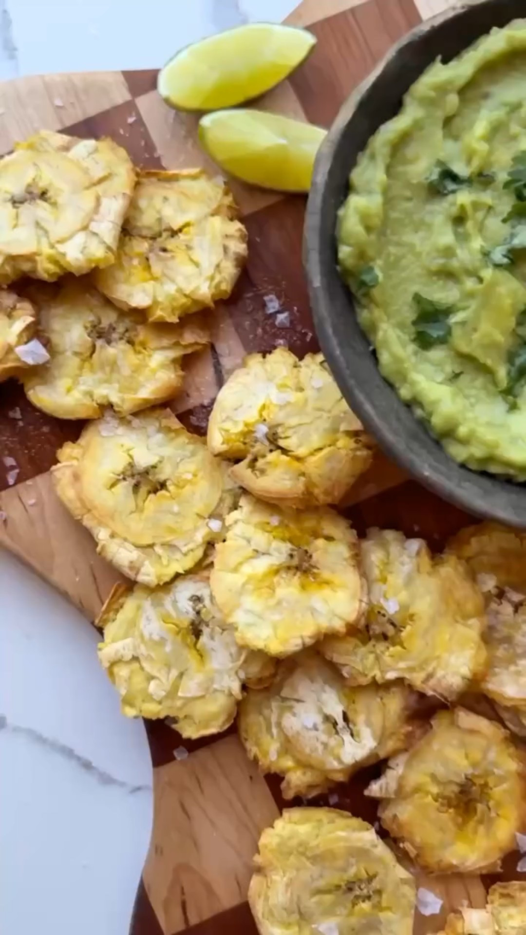 POV: You grew up eating crispy fried tostones… now you make them in the air fryer instead! 💛 — SAVE TO MAKE LATER!

✨ Full recipe on skinnytaste.com

These Air Fryer Tostones (aka Patacones in Colombia) are crispy, golden, and way lighter than the traditional fried version.

✔️ Twice air-fried for the perfect crunch ✔️ Just 3 ingredients ✔️ Ready in 15 minutes

❤️ Follow @skinnytaste for more healthy recipes you’ll actually crave!
#AirFryerRecipes #HealthySnacks #Plantains #Tostones