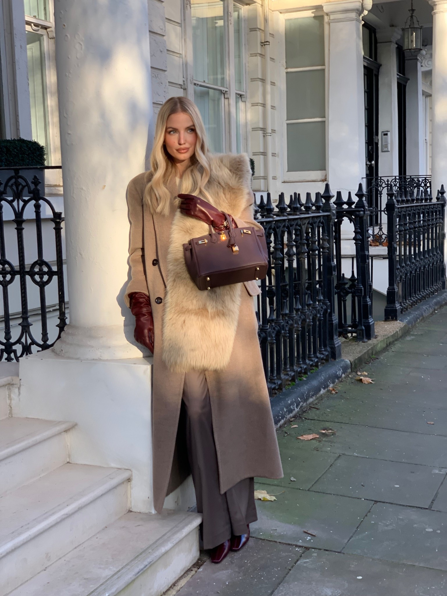 Neutrals & burgundy 🤍