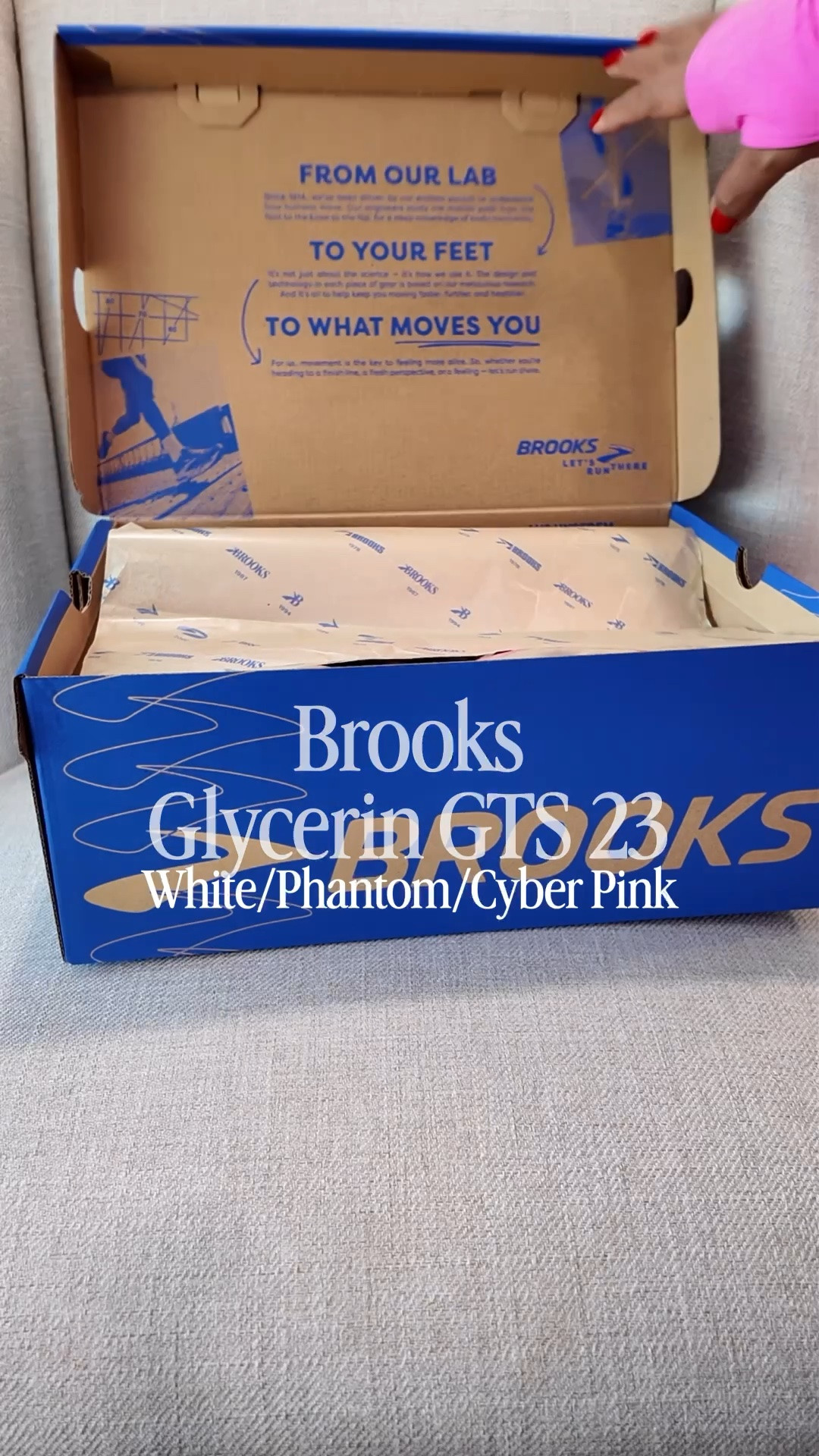 My sneakers are the Brooks Gylcerin GTS 23. So comfortable and have made my runs the best! 


Running gear, garmin, marathon training, fitness journey, Running shoes, wellness journey, sneakers, brooks running shoes, Smiles and Pearls

#LTKfitnessgoals #LTKActive #LTKMidsize