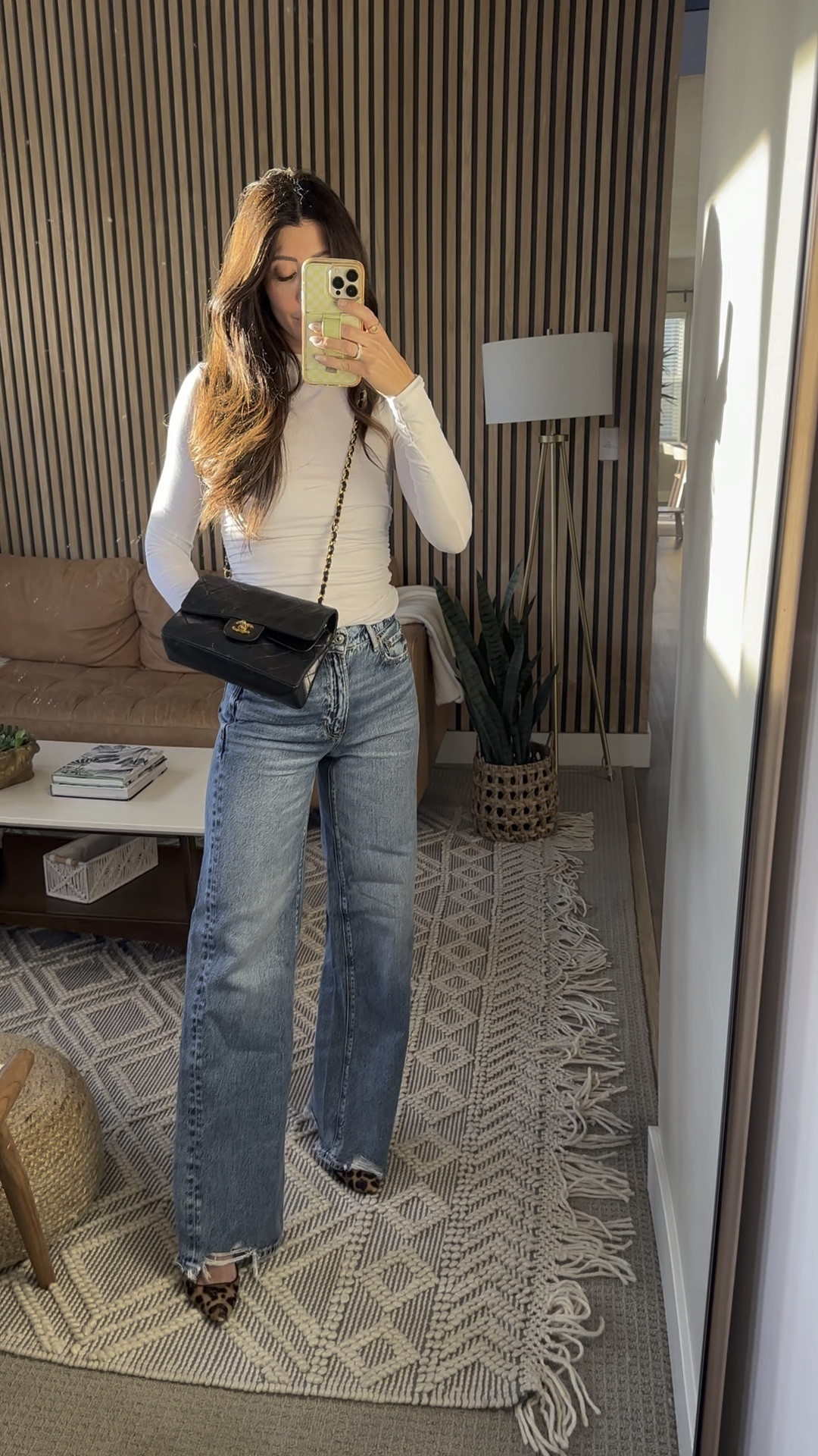 My new fav jeans! I have the size 0 (tts)! And small in top! #casuallook #springdenim 

#LTKfindsunder100 #LTKfindsunder50 #LTKVideo