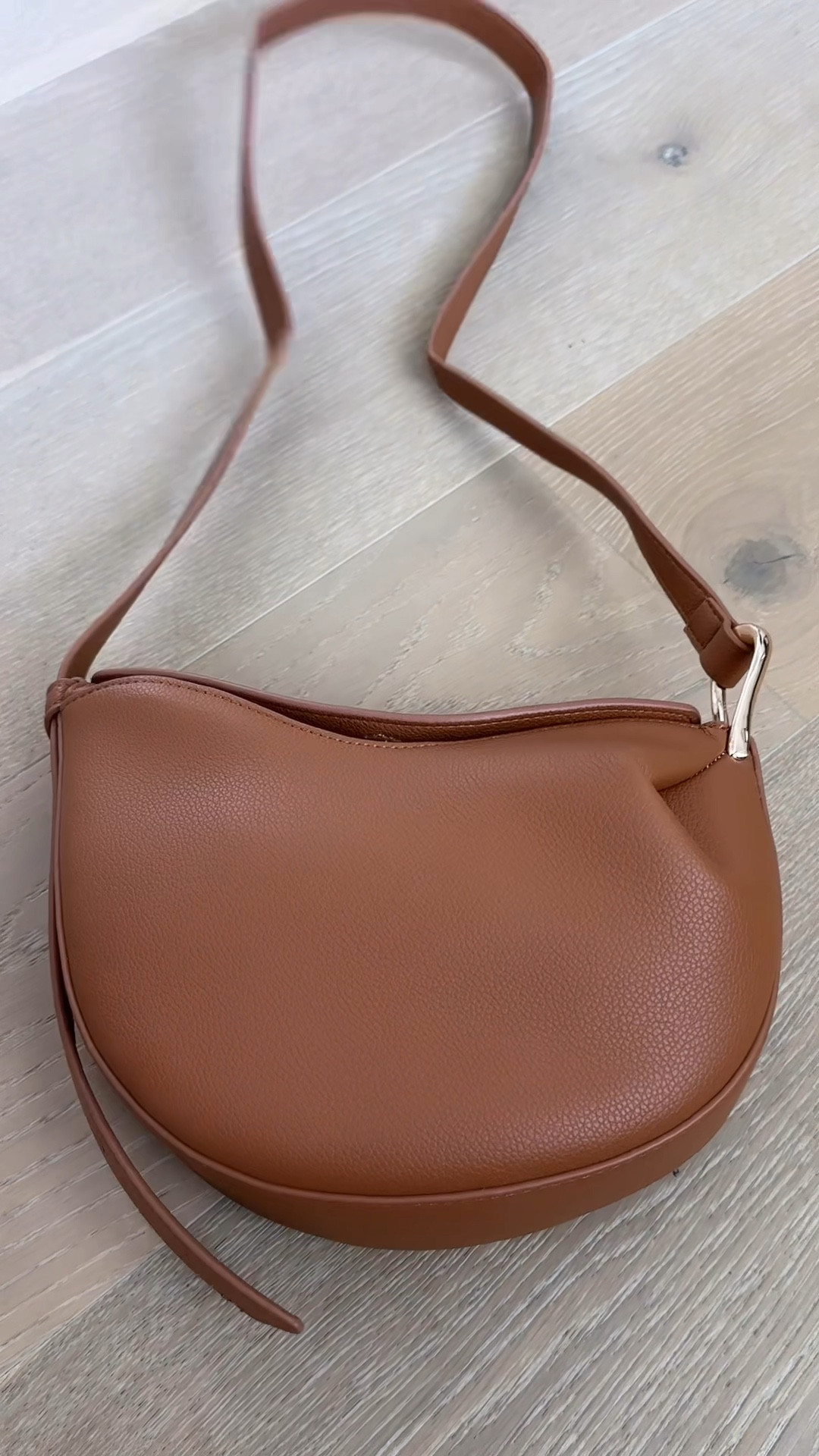 Loving this new purse.  The leather feels so nice and higher quality than it costs. Comes in black, brown, gray, white . #amazon #amazonfind #ltkbag

#LTKFindsUnder100 #LTKItBag #LTKFindsUnder50