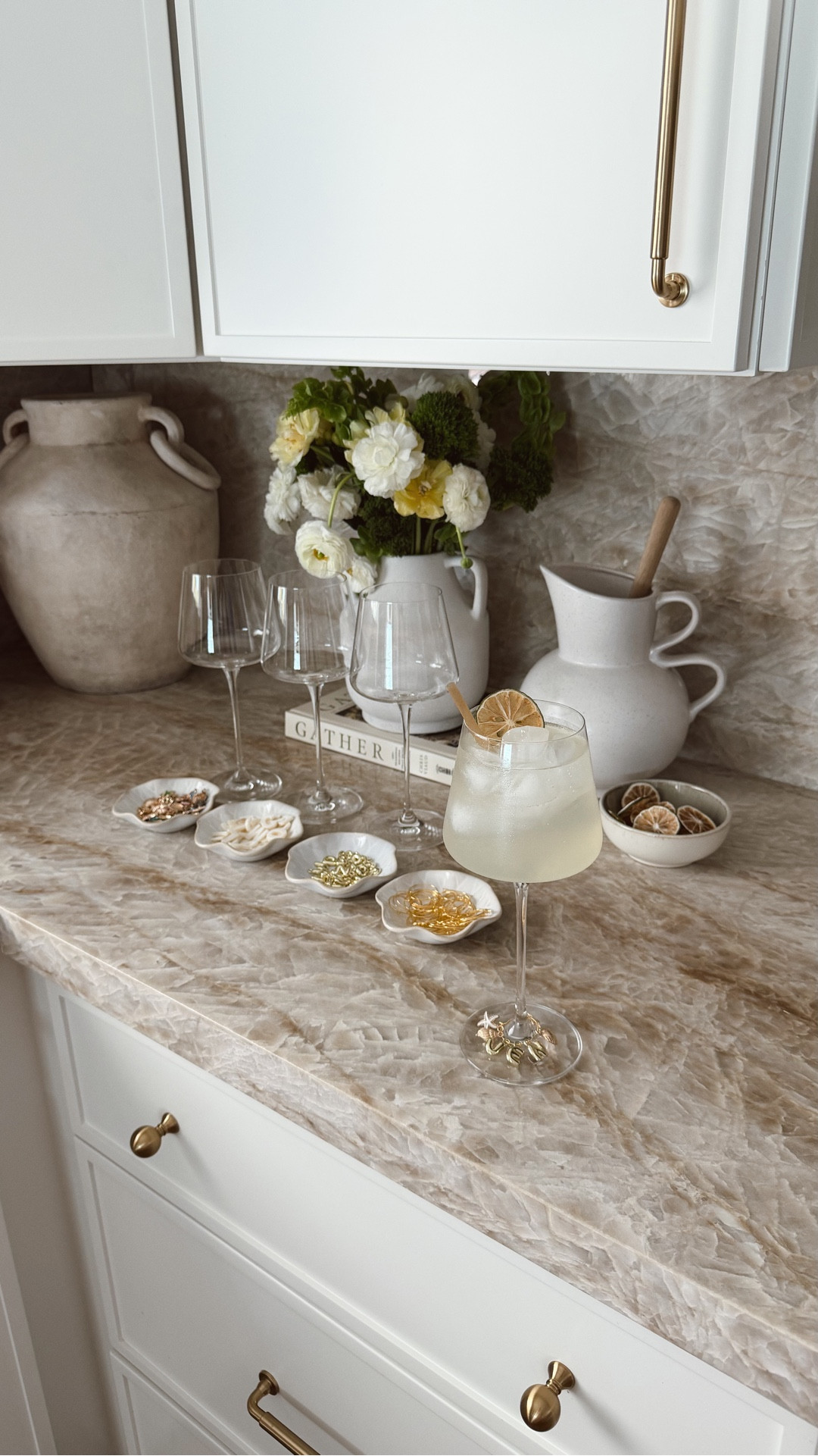 Girls night craft idea 🐚 DIY wine charms ✨ 🫶🏼

#girlsnight #craftideas #diy #easycrafts #spring #wine #winenight #wineglass #shells #winecharm #craftnight #gno

#LTKHome #LTKSeasonal