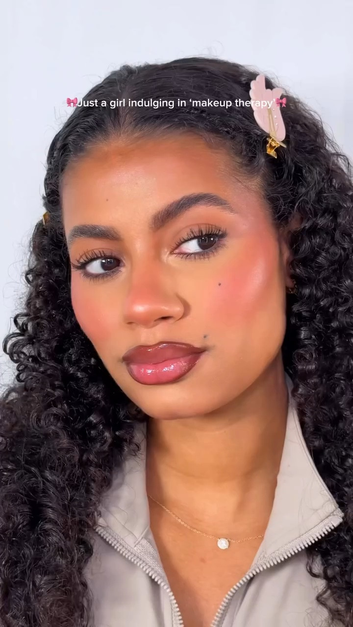 It’s so relaxing💗🪽

#quickmakeup #makeupinspiration #grwmmakeup #easymakeup