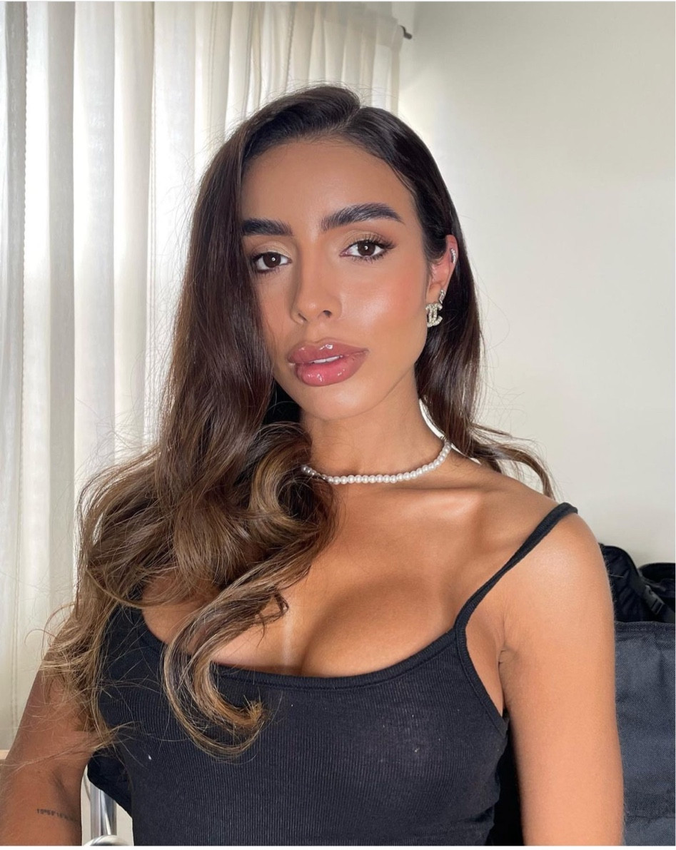 JENIFER 

Dewy day look 

#LTKbeauty