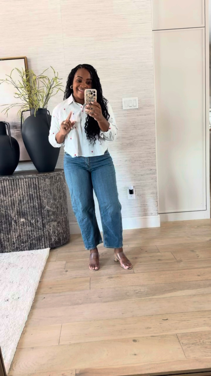 50% off Old Navy sale! Teachers this top is perfect!! Just $17 🙌🏾

#LTKSaleAlert #LTKootd