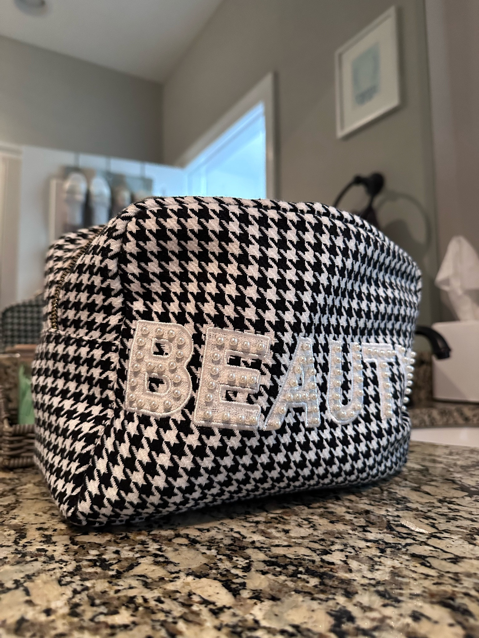 Best oversized makeup bags! So affordable if you pick one of the “ready to ship” options. Holds my whole air wrap and all the accessories! 110% recommend! Also make for great gifts for any girl. 💄🎀✈️

#LTKfindsunder100 #LTKGiftGuide #LTKbeauty